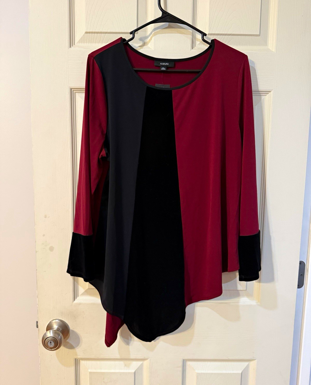 Alfani Colorblock Long Sleeve Blouse PXL Petites Burgundy/Black Round Neck