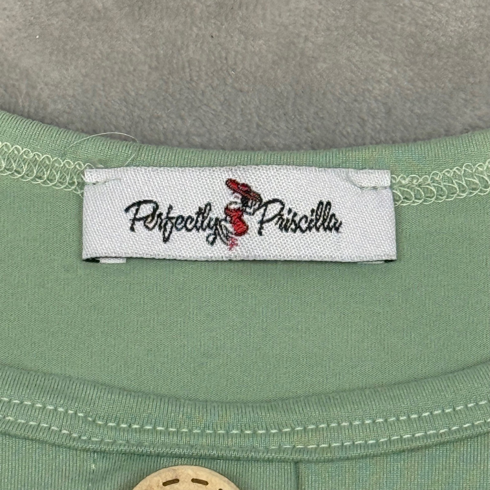 Perfectly Priscilla Womens 2X Sage Green Button Front Tank Top