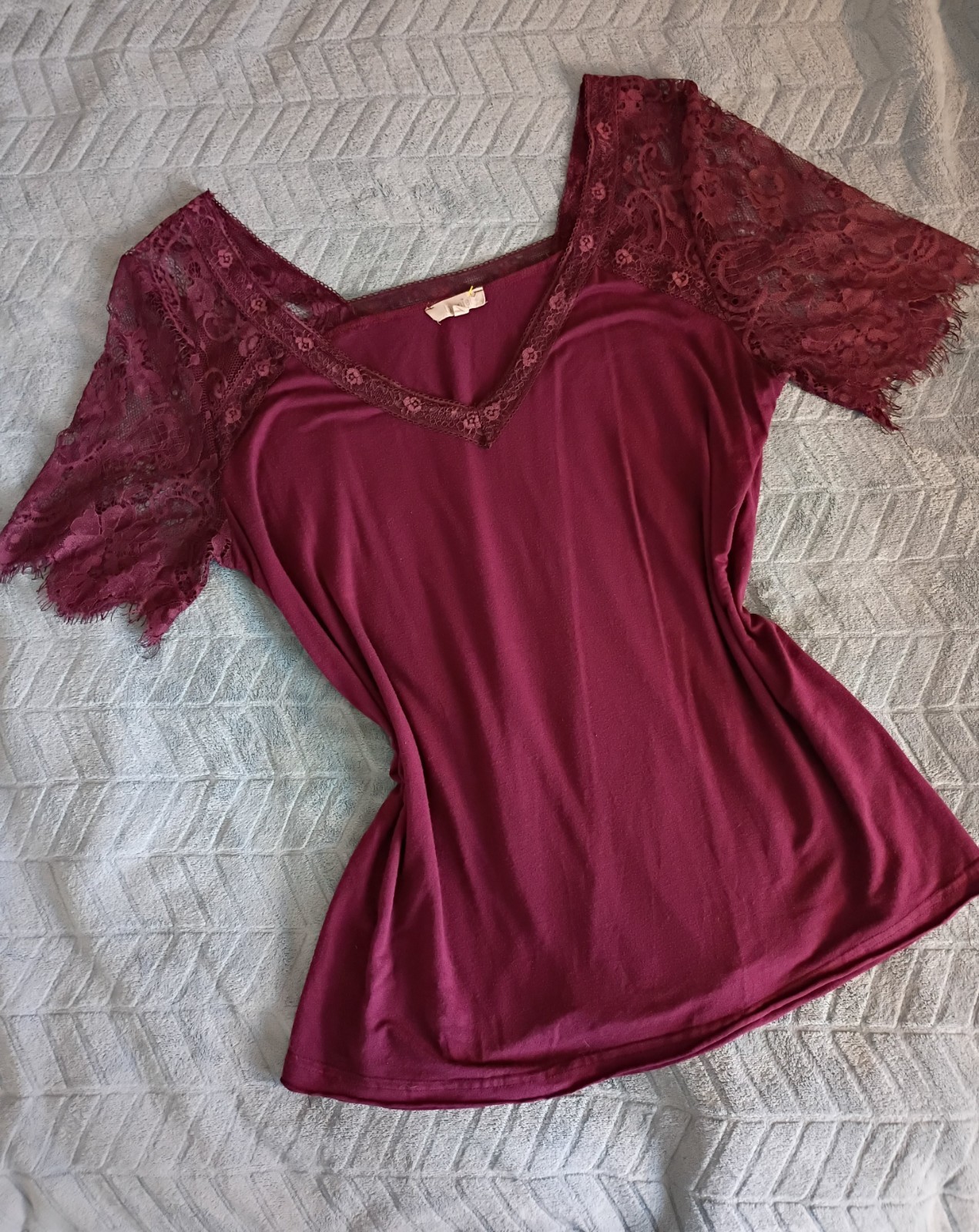 ​La Miel Lace Trim V-Neck Top Soft Grunge Romantic Feminine Size L