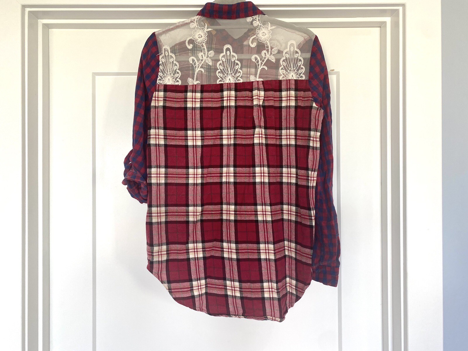Taylor & Sage Womens Plaid Flannel & Lace Shoulder Long Sleeve Shirt Size M