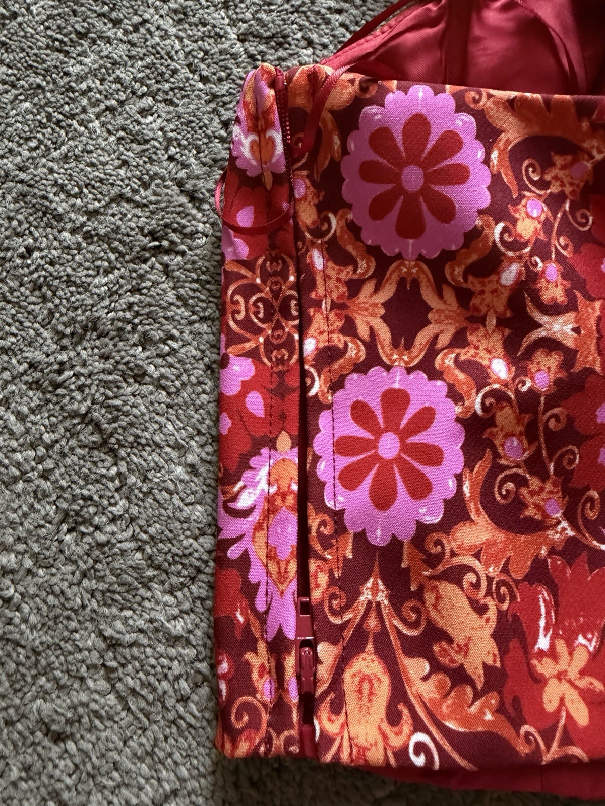 AMUR Women’s Rosewood Kaleidoscope Paisley Blouse Size 6