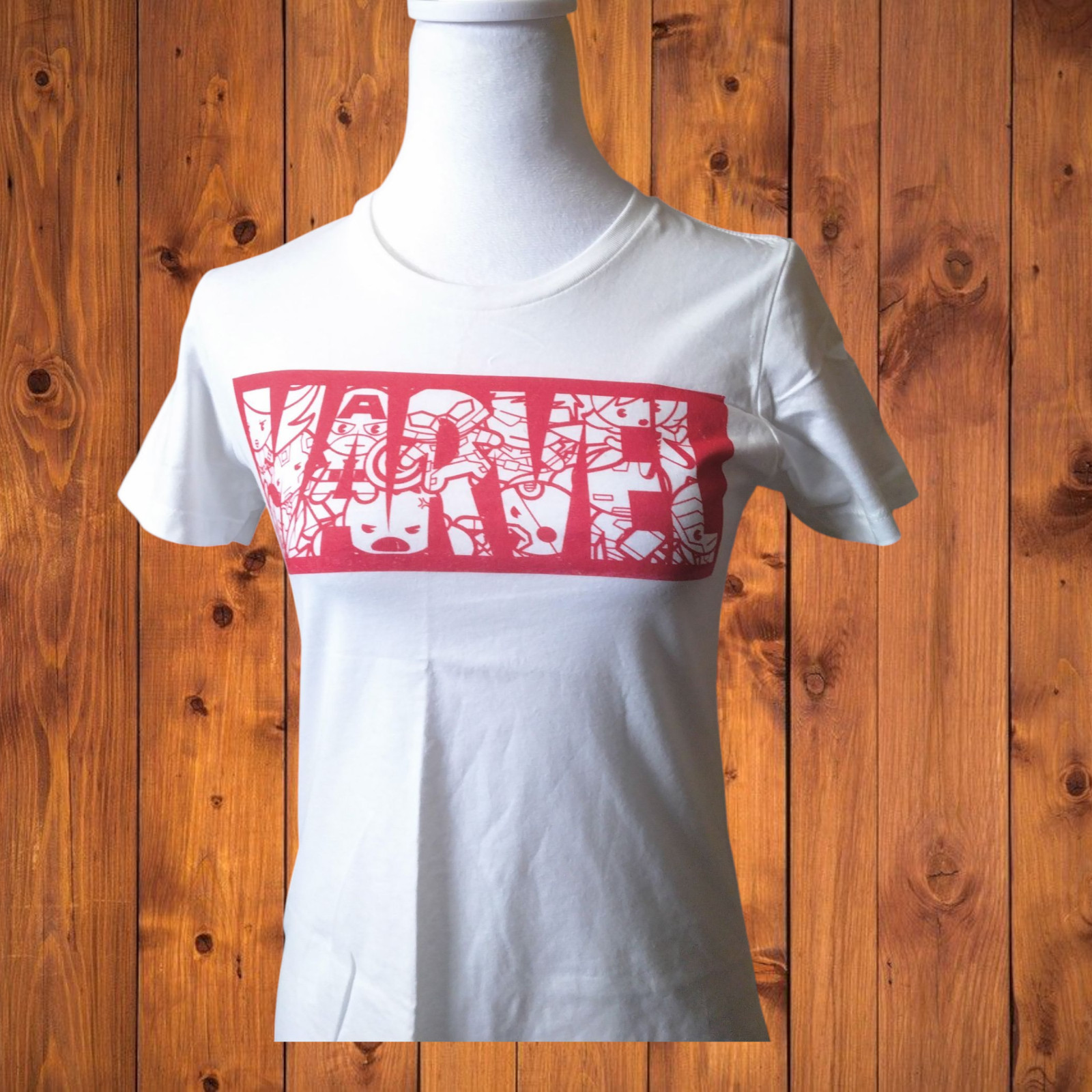 MARVEL COMICS WOMEN’S SMALL WHITE SHORT SLEEVE T-SHIRT PULLOVER SPELLOUT