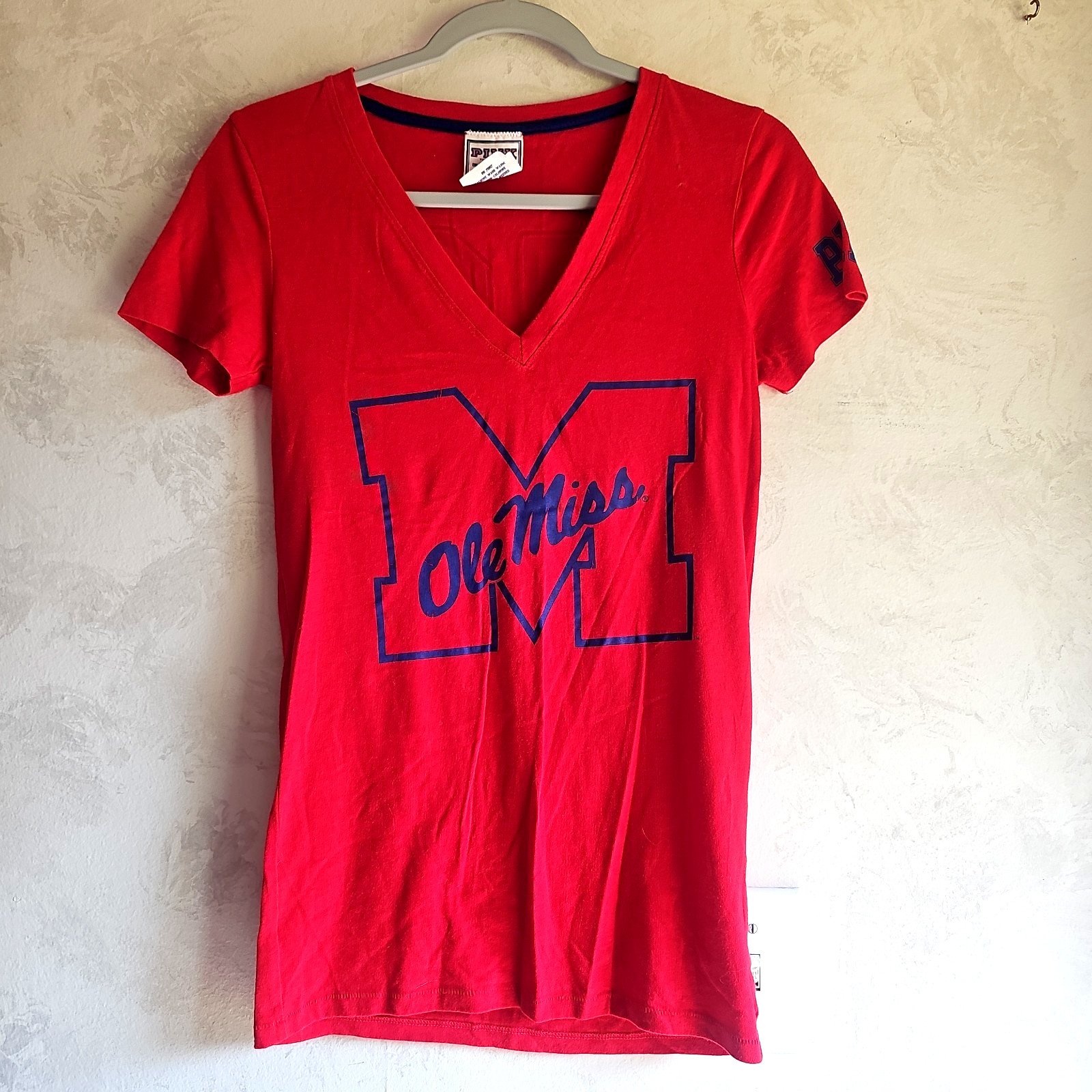 Pink Victoria’s Secret Red/Blue Ole Miss V-Neck T-Shrt-Size: Small