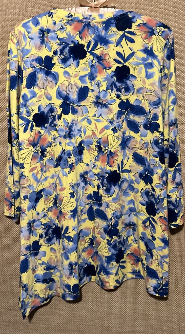 LOGO Top S Yellow Floral Stretch Knit Viscose Spandex Blend Popover Tee Shirt