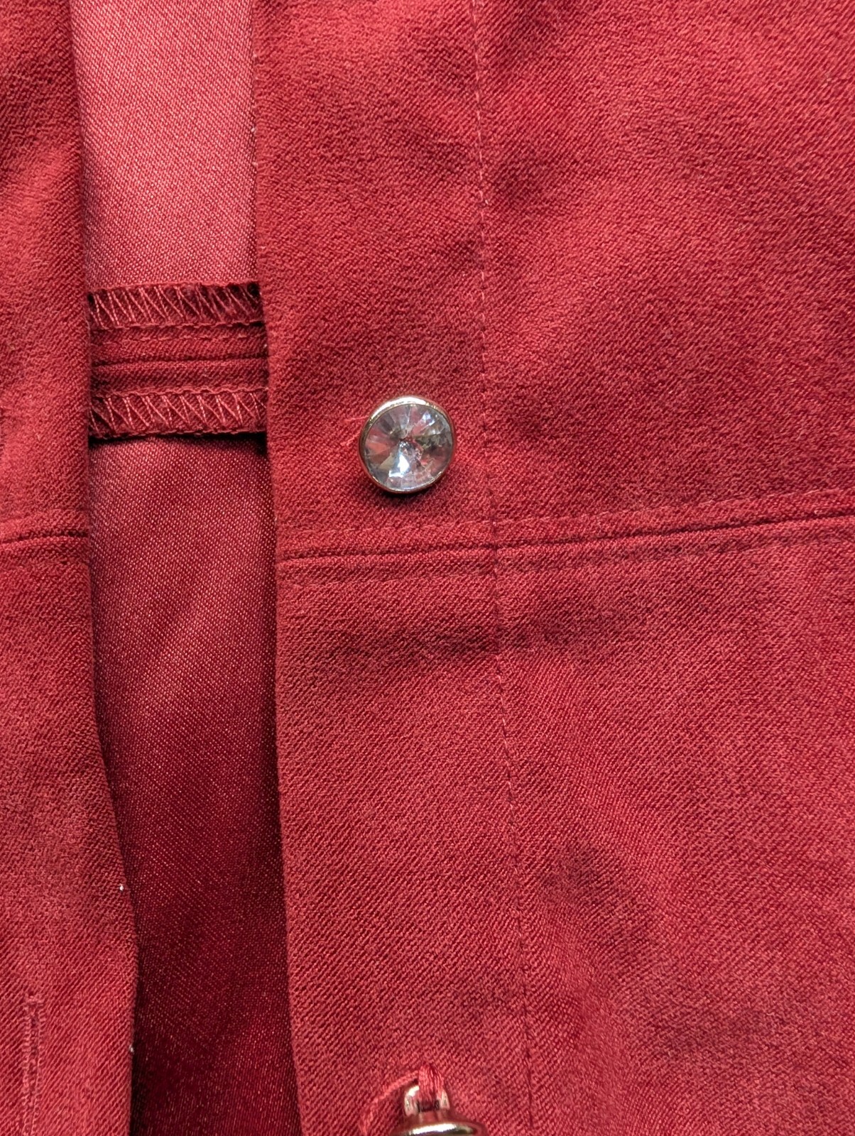 Cascade Blues. Red Rust, long sleeve, crystal button up front top. size L