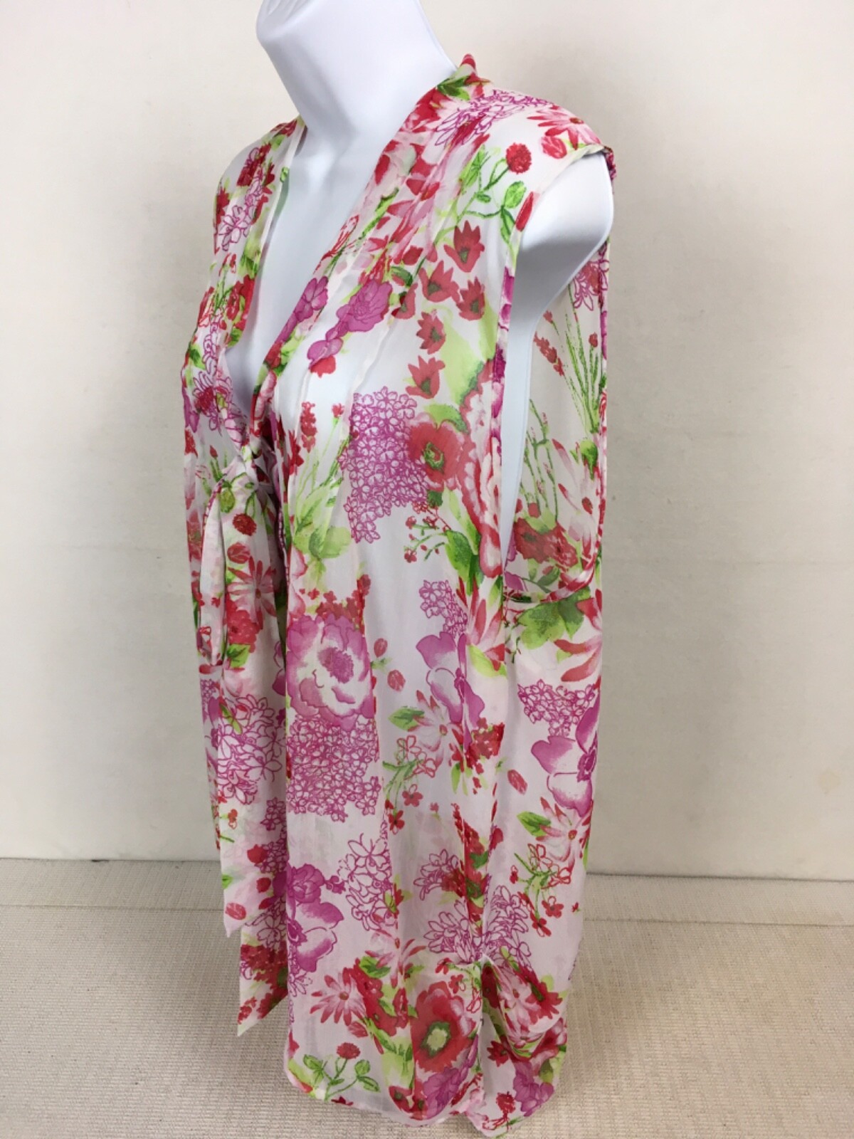 Ambiance Apparel Top Womens Size 1X White w Pink Red Flowers Sheer Sleeveless