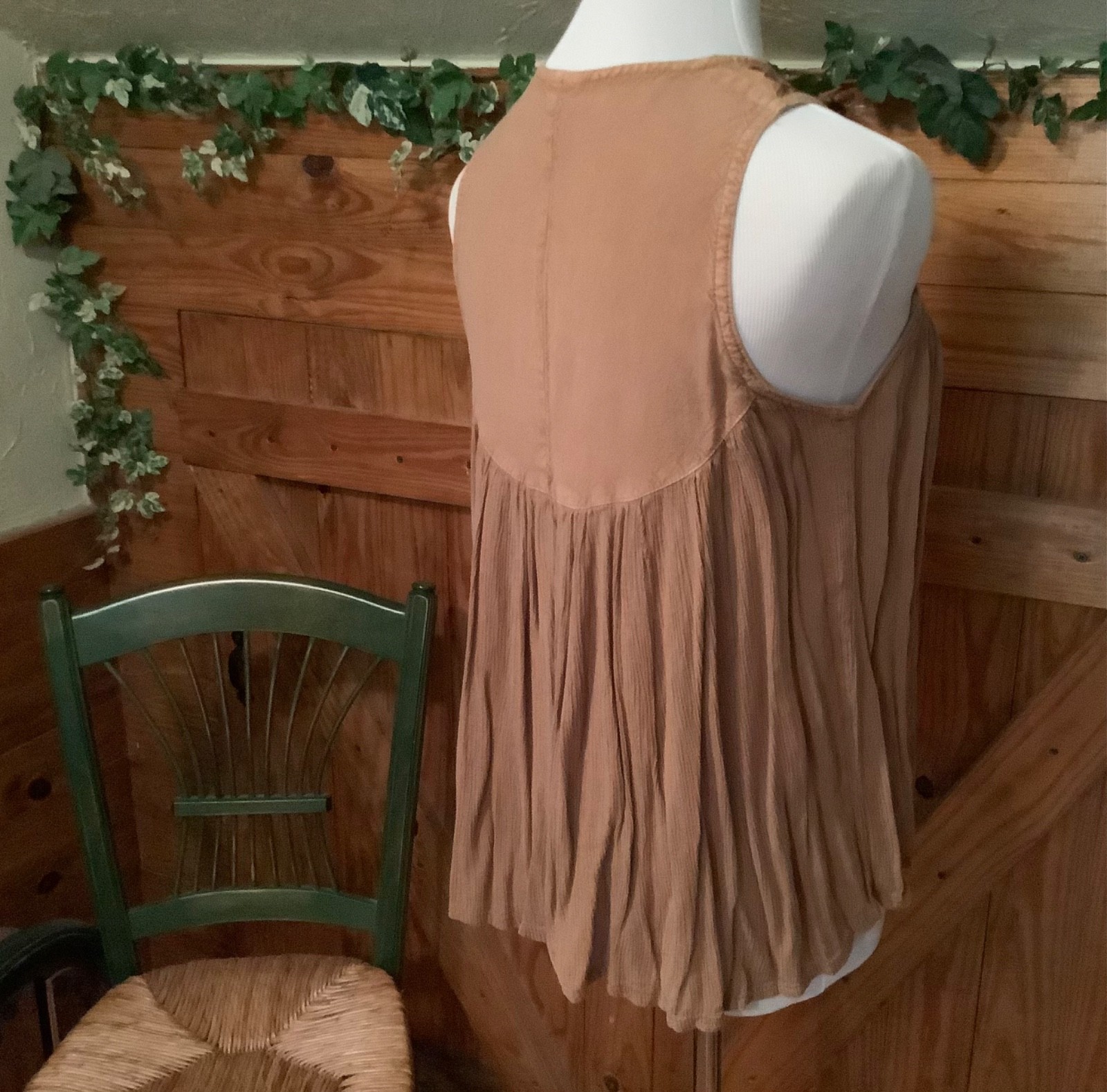 GYPSY ROSE 100% Rayon Gold Embroidered Sleeveless Top Women’s S? INDIA