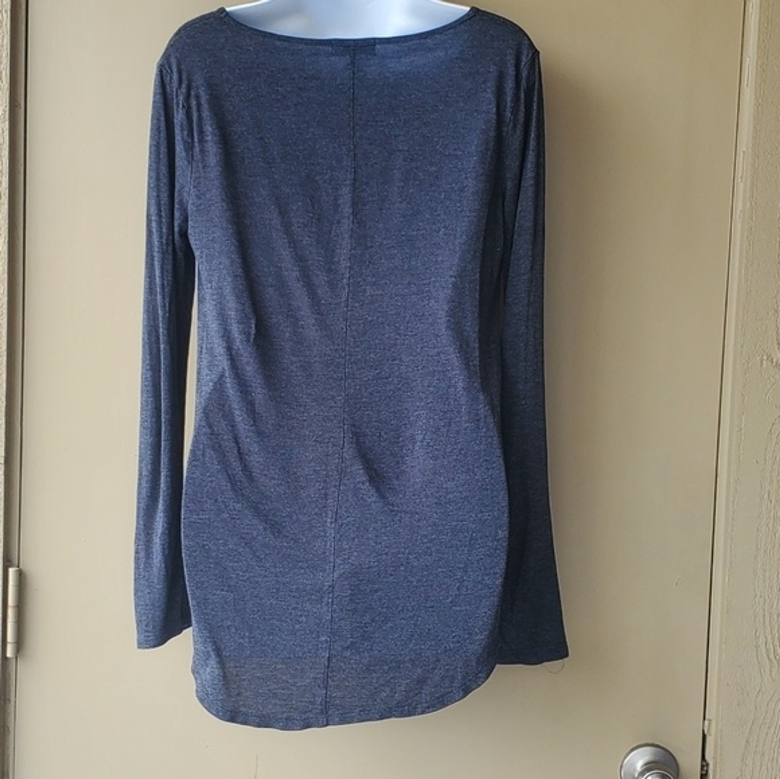 Gap Grey Womens Basic Long sleeve Vneck Shirt