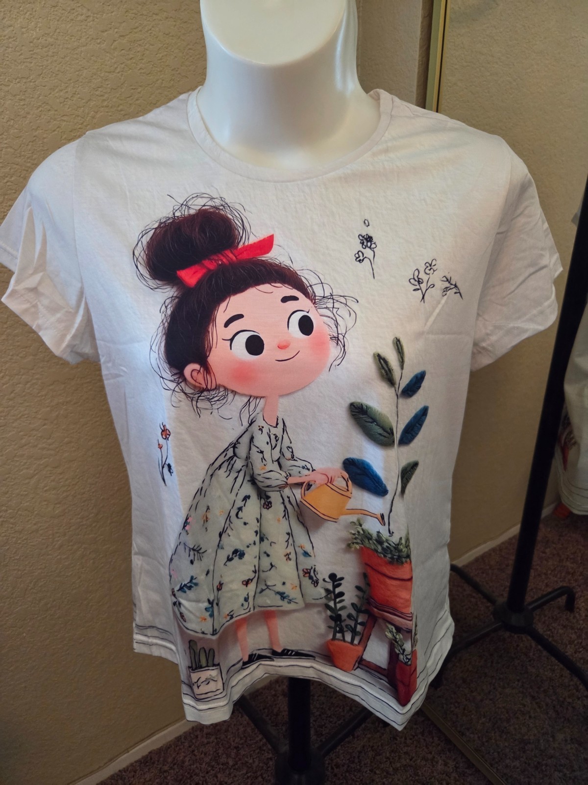 BRAND NEW: Unbranded Size XL-XXL Girl Watering Plants Polyester Tee