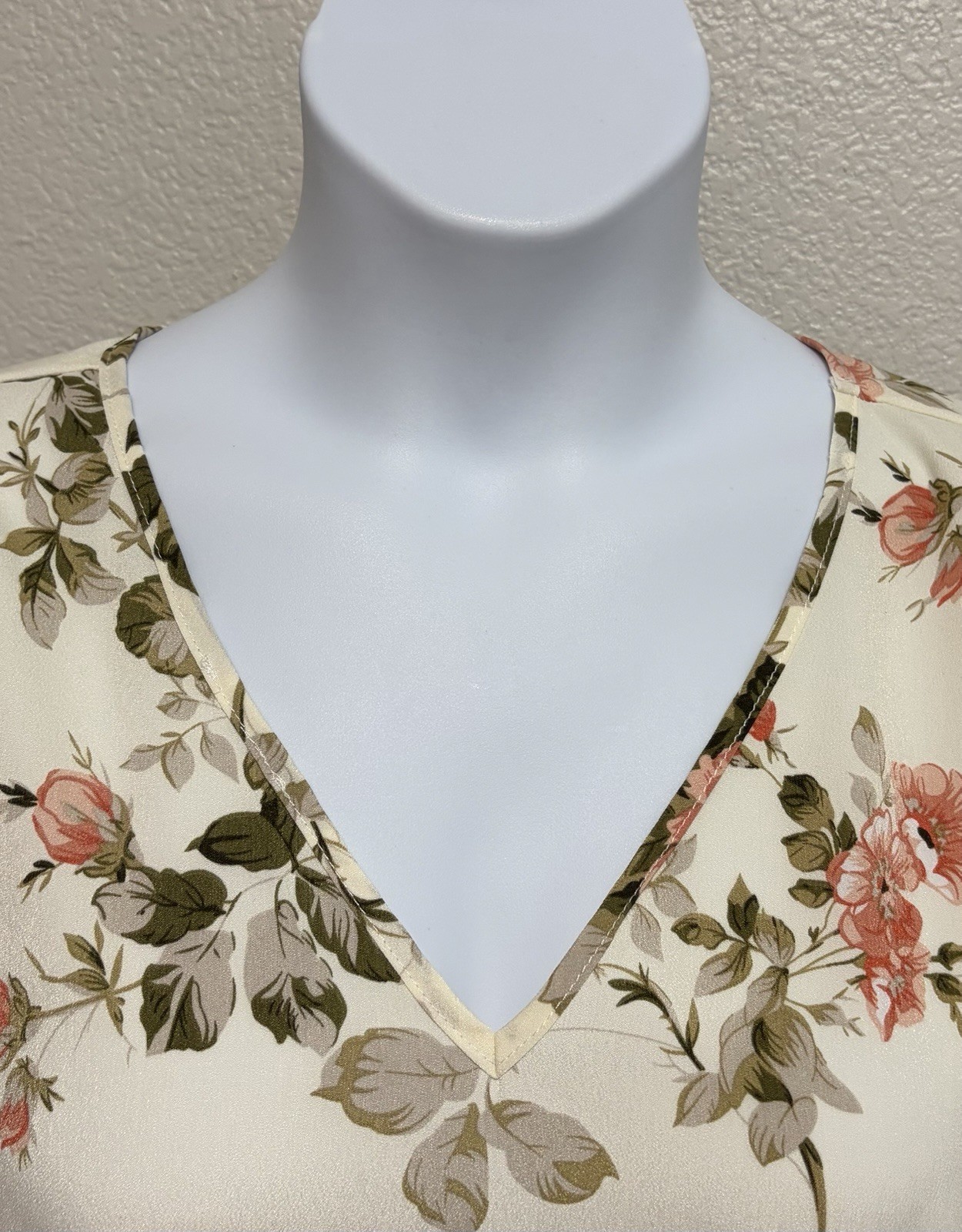 Emery Rose ladies size L blouse with cold shoulder sleeves.