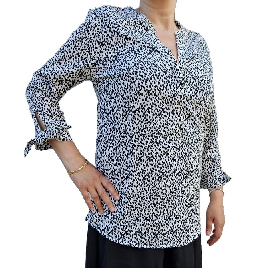 Ladies Geometric Pattern Blouse V Neck 3/4 Sleeves With Buttons