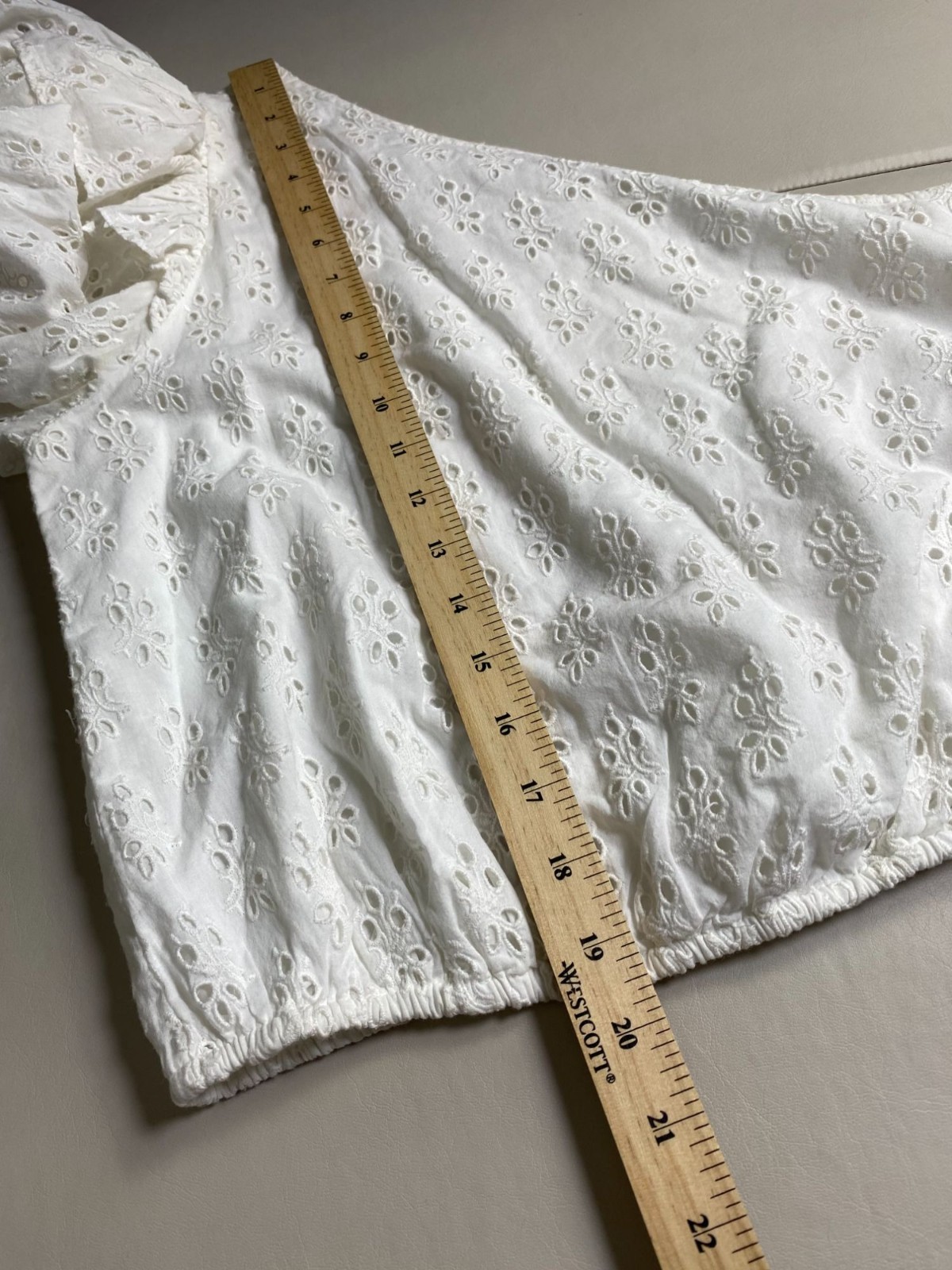 Cami NYC One Shoulder White Eyelet Blouse Top size Small Puff Sleeve Ruffle Cuff