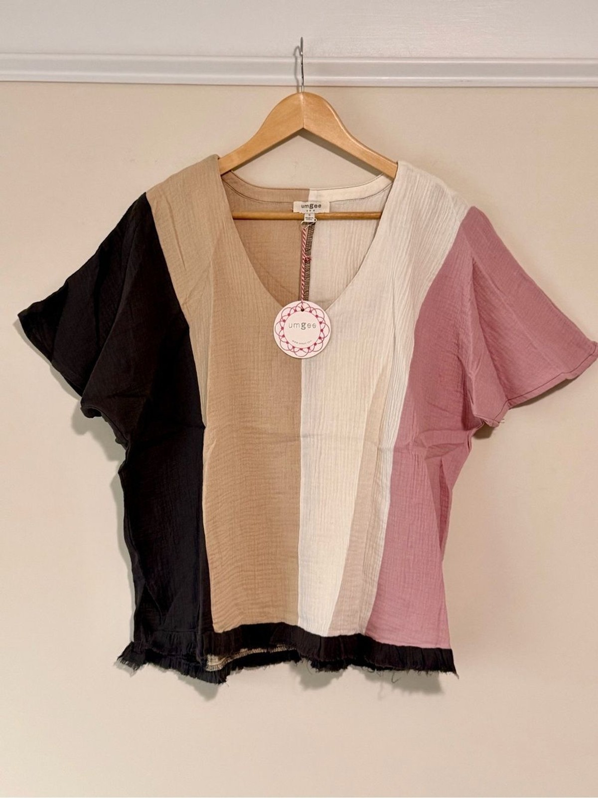 Umgee Gauze Colorblock V-Neck Short Sleeve Top in Black, Tan, Cream & Dusty Rose