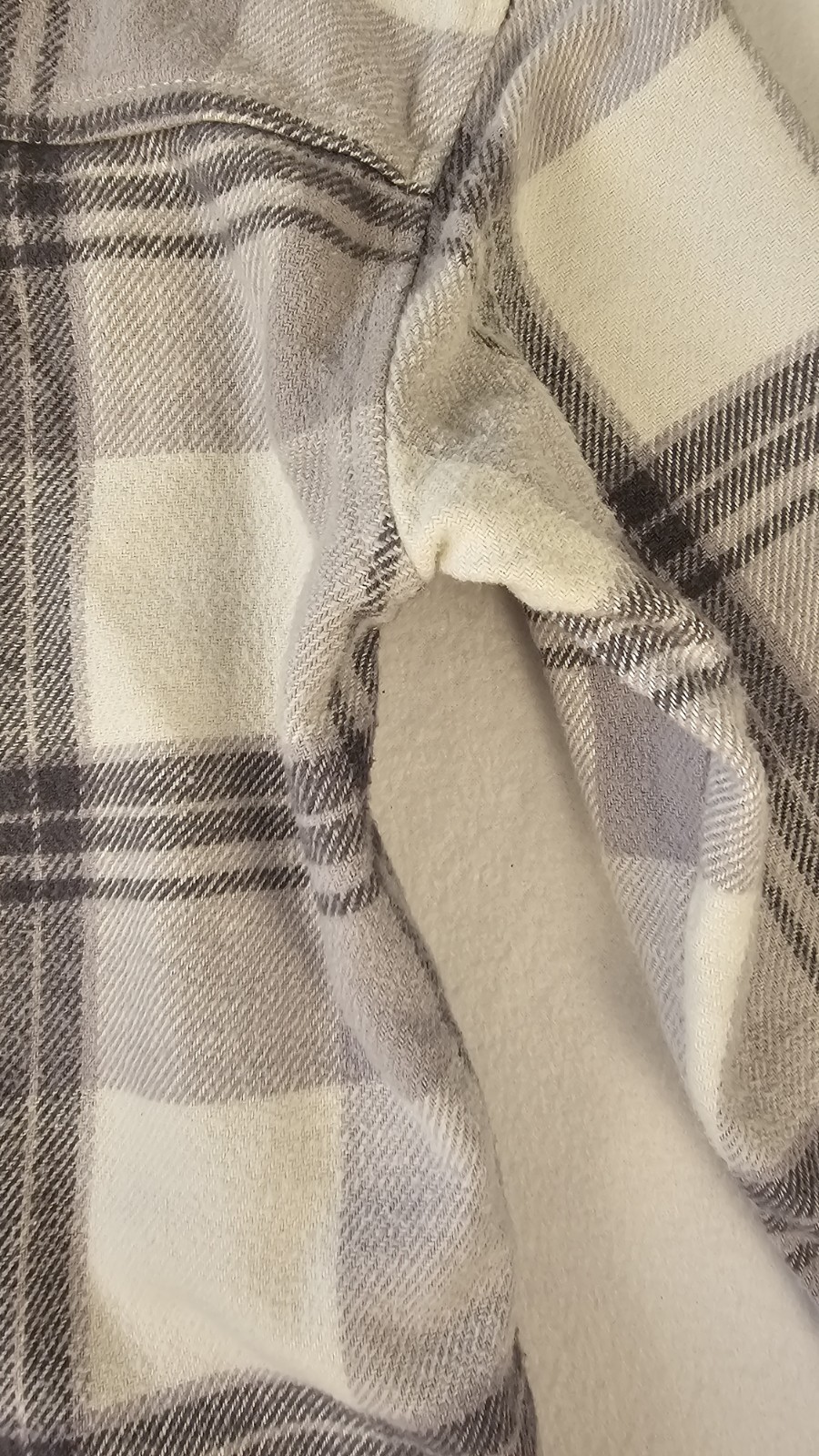 Hollister Woman’s Sm Flannel Gray And White Button Up