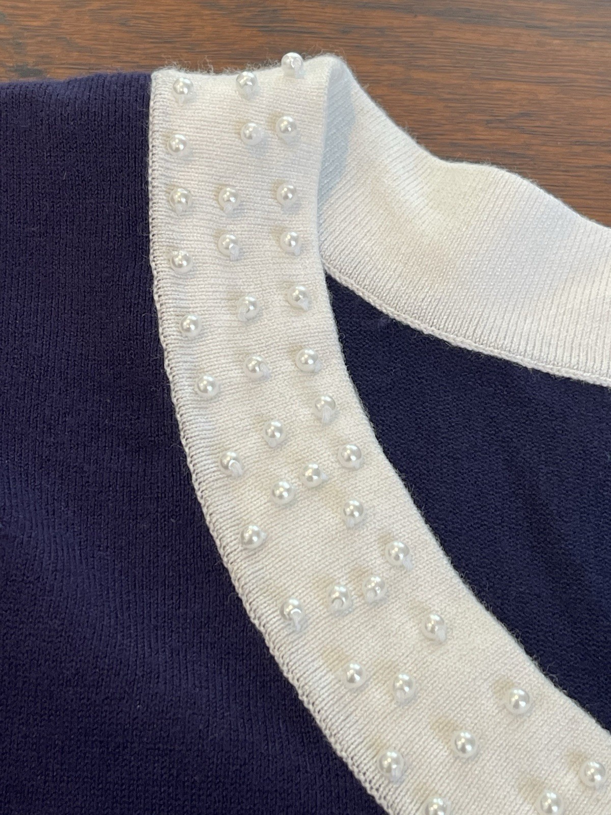 Judith Hart Woman Navy Blue Sleeveless Tank Top Pearl Accents Contrast Trim Med