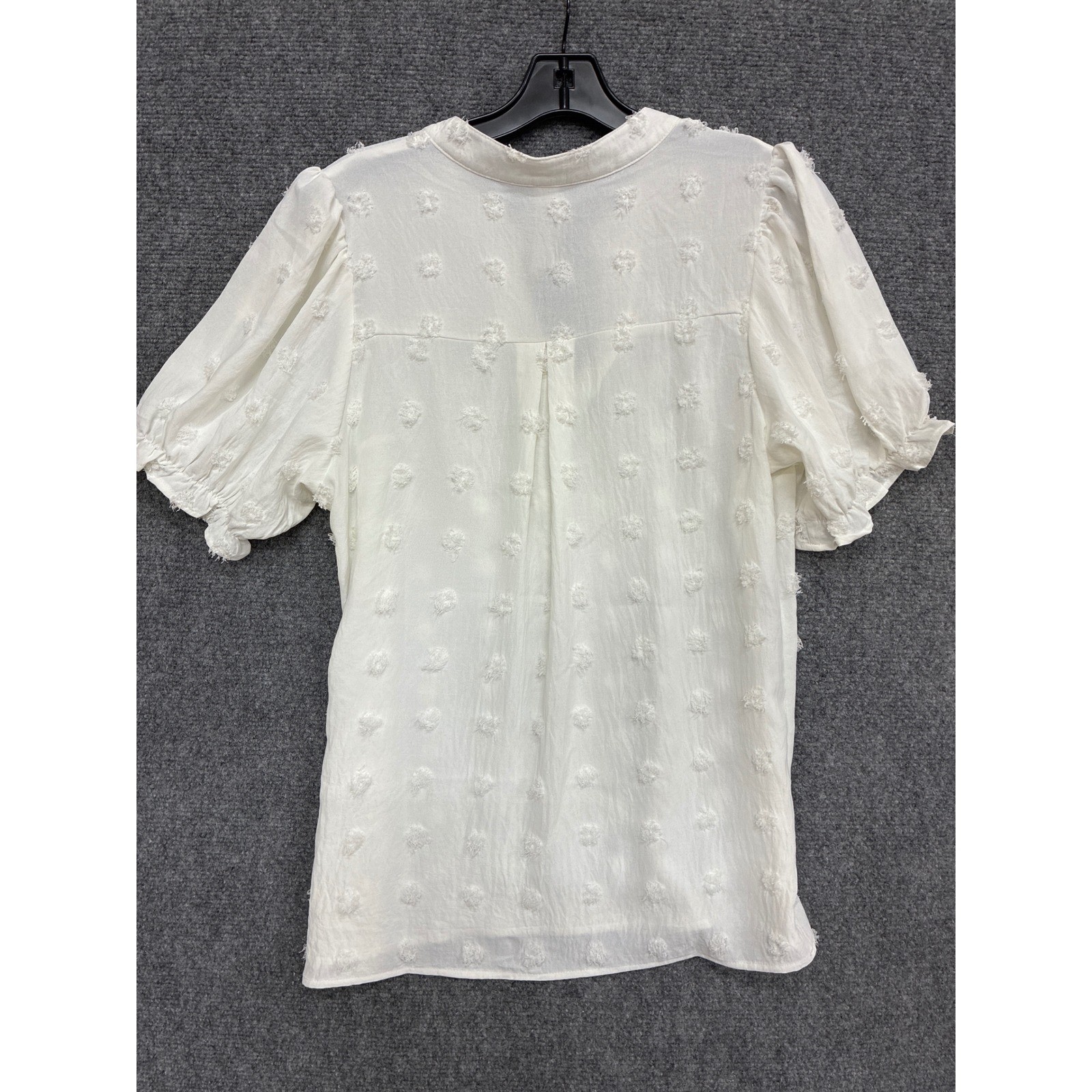 B White Clip Dot Puff Sleeve Blouse Split Neck Textured Top Medium