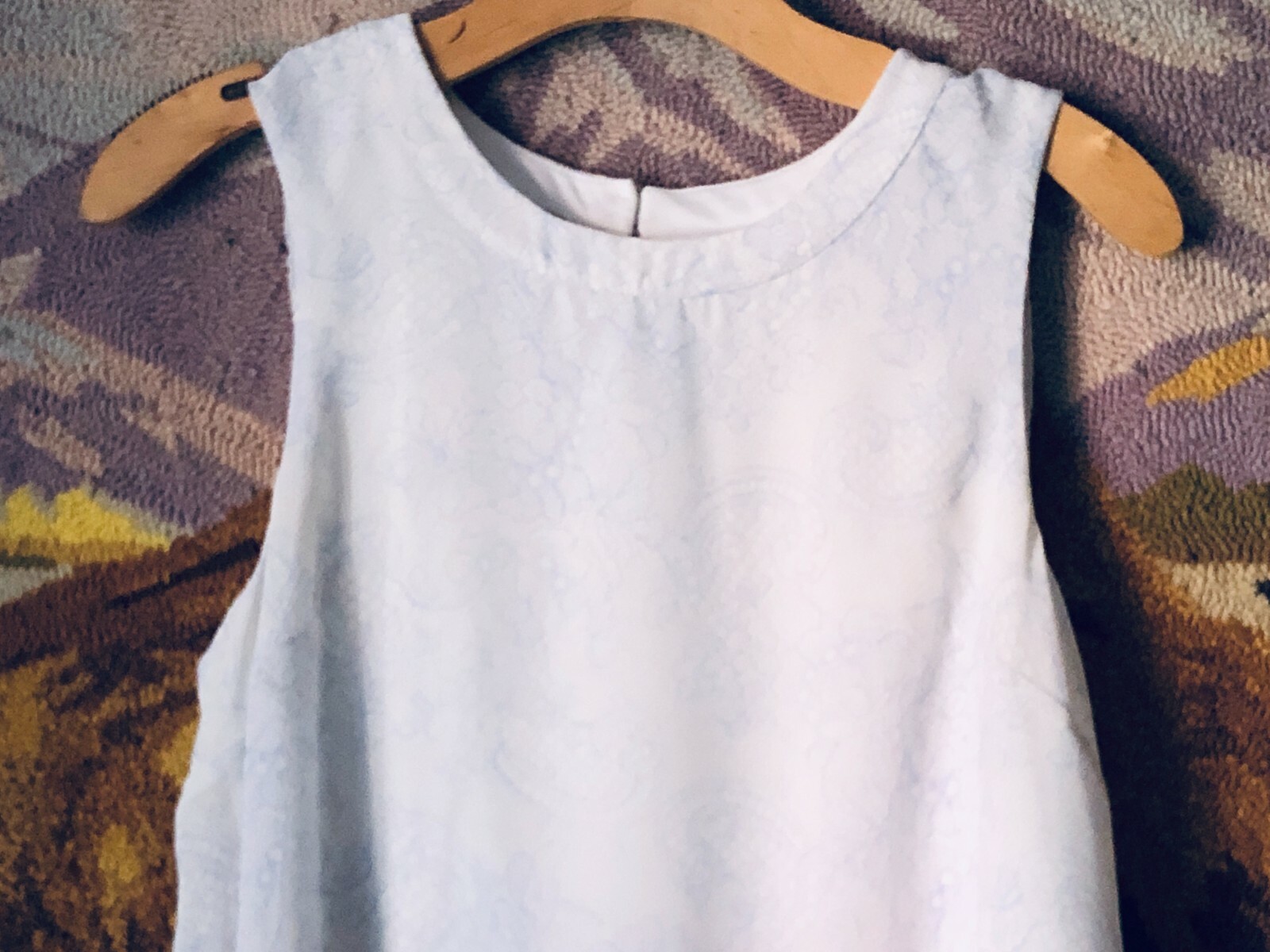 NWT I.N. STUDIO Pet Sz L Blouse Sleeveless Sheer Lined Floral White/Blue/Multi