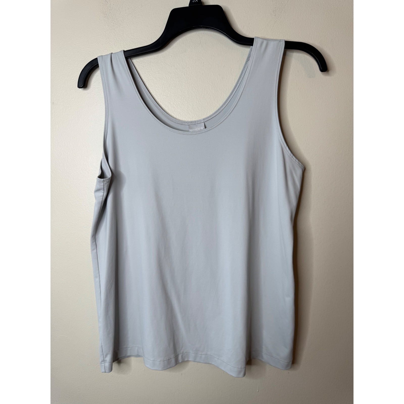 Chicos Light Gray Scoop Neck Tank Top Sleeveless Shell Nylon Spandex