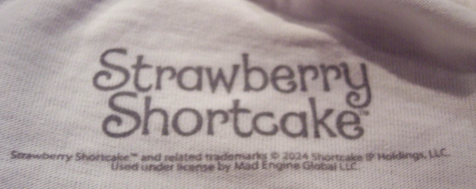 WOMEN’S TEEN Juniors VINTAGE 80’s STYLE STRAWBERRY SHORTCAKE T-shirt XS NEW