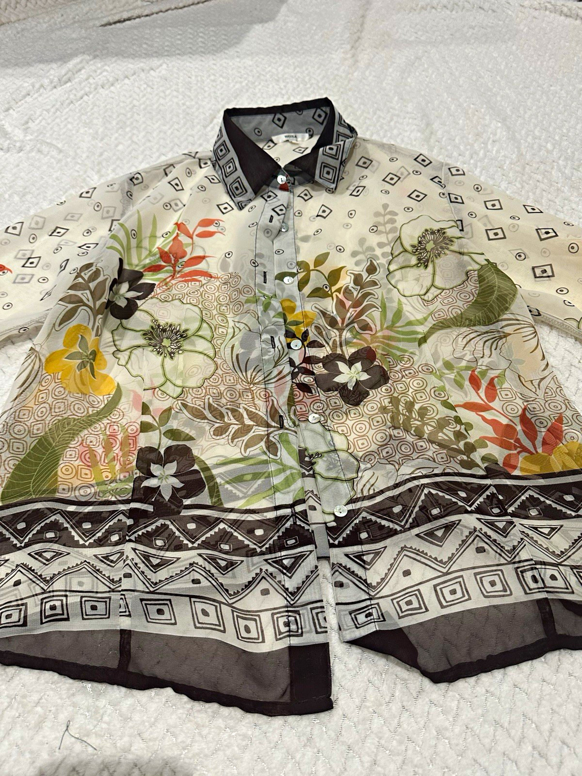 Nicola Women’s Floral Multicolor Collared Button-Up Lightweight Top Size M