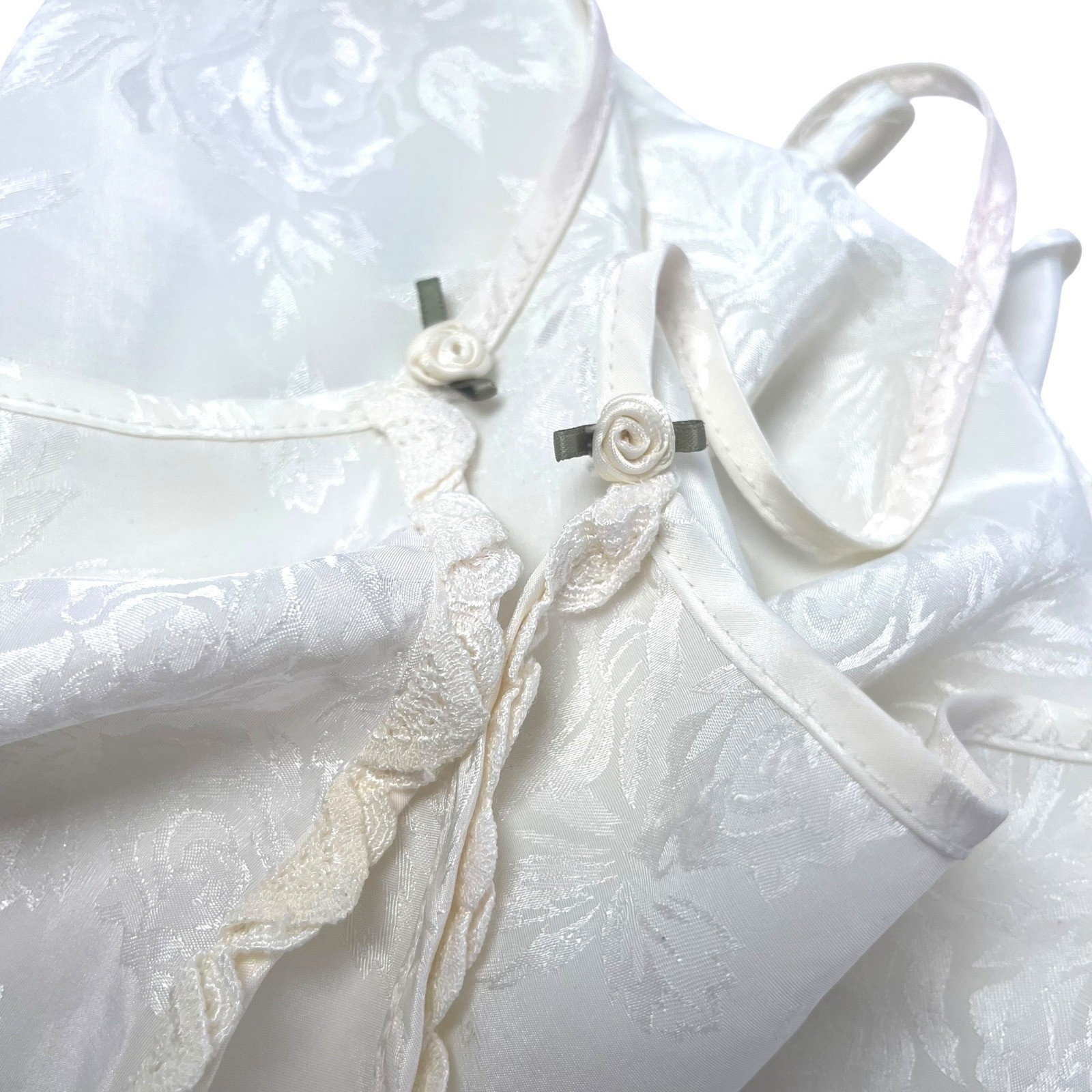 Vintage Cami Top Ivory Floral Embossed Mini Flowers Ruffle Detail Coquette M/L