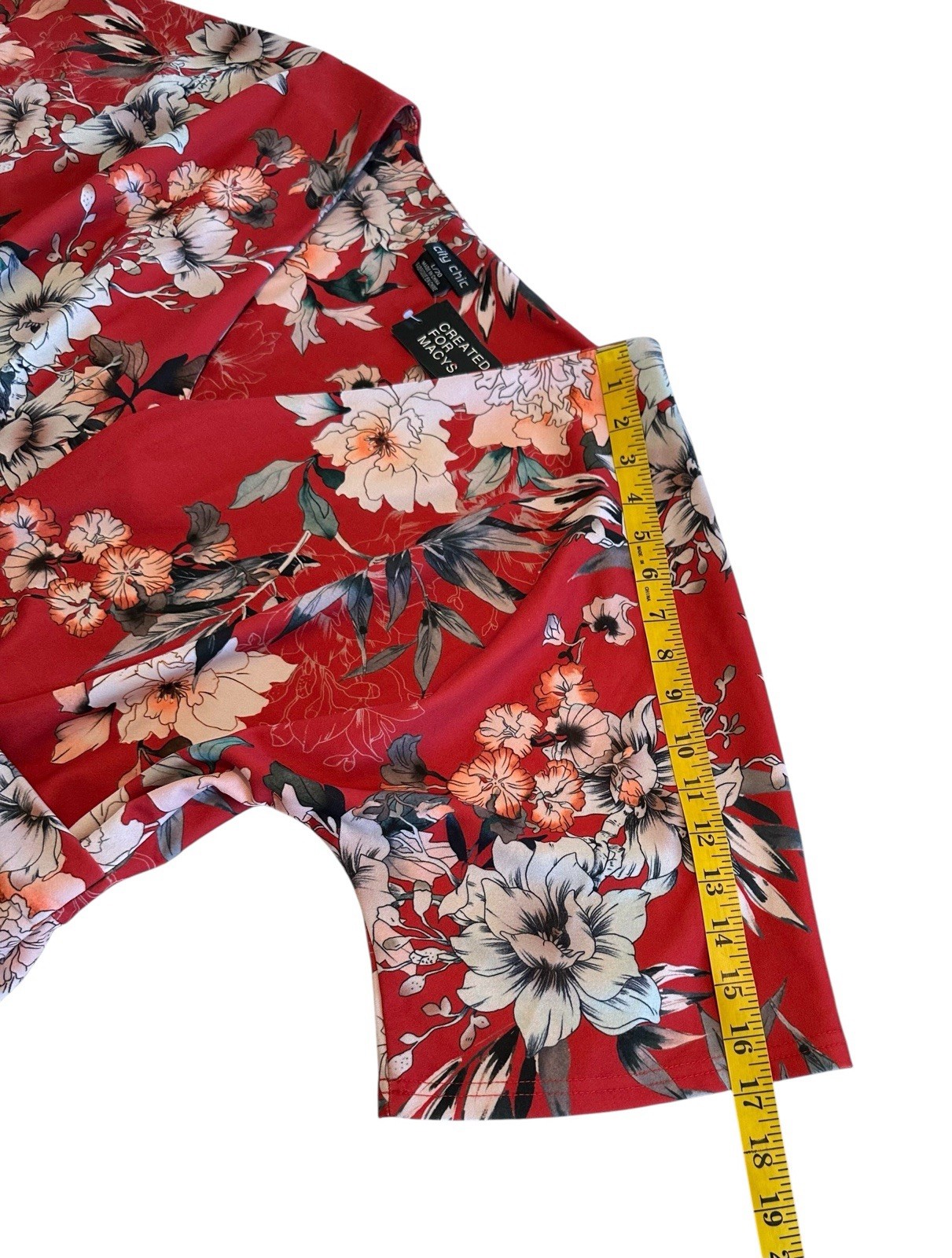 City Chic Floral Blouse Womens 20 Red W/ Flowers Flutter Sleeves V-Neck NWT