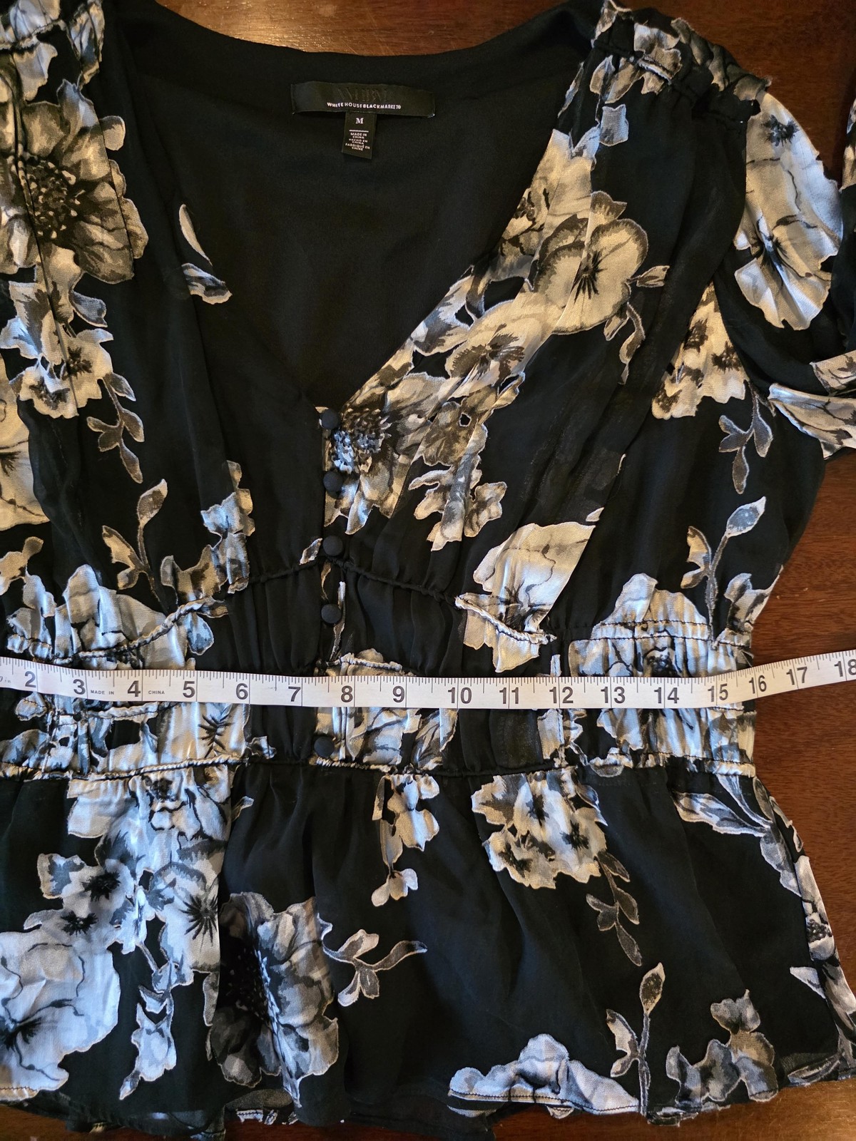 White House Black Market Top Womens Med Black Floral V-Neck Silk Blend Babydoll
