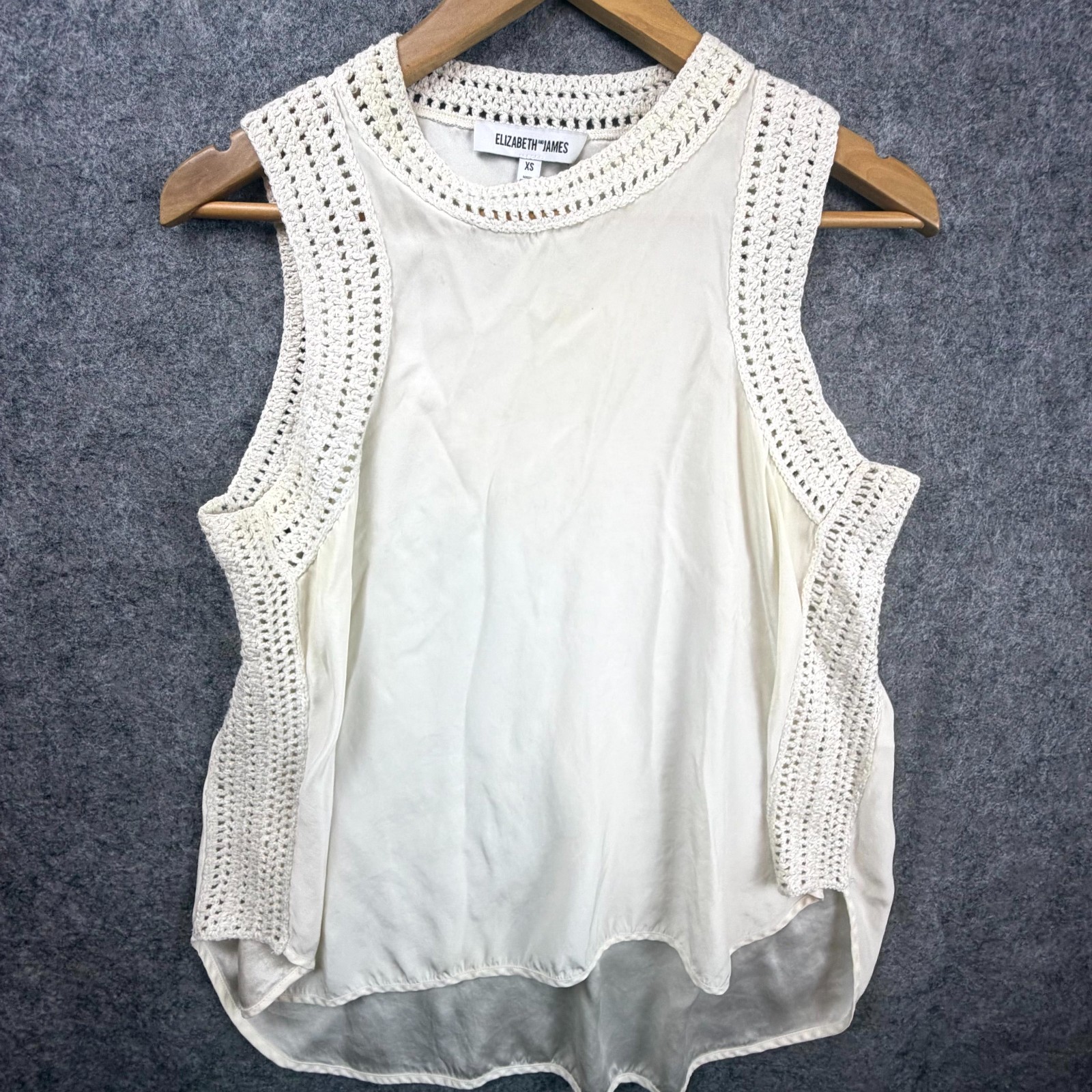 Elizabeth And James Tank Top Womens XS White Silk Crochet Boho Coastal Chic Soft