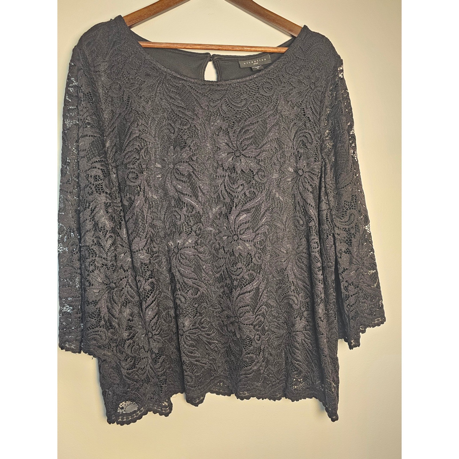 [Romantic] Attention Plus Lace Blouse Women 2X Black 3/4 Sleeve Floral Keyhole