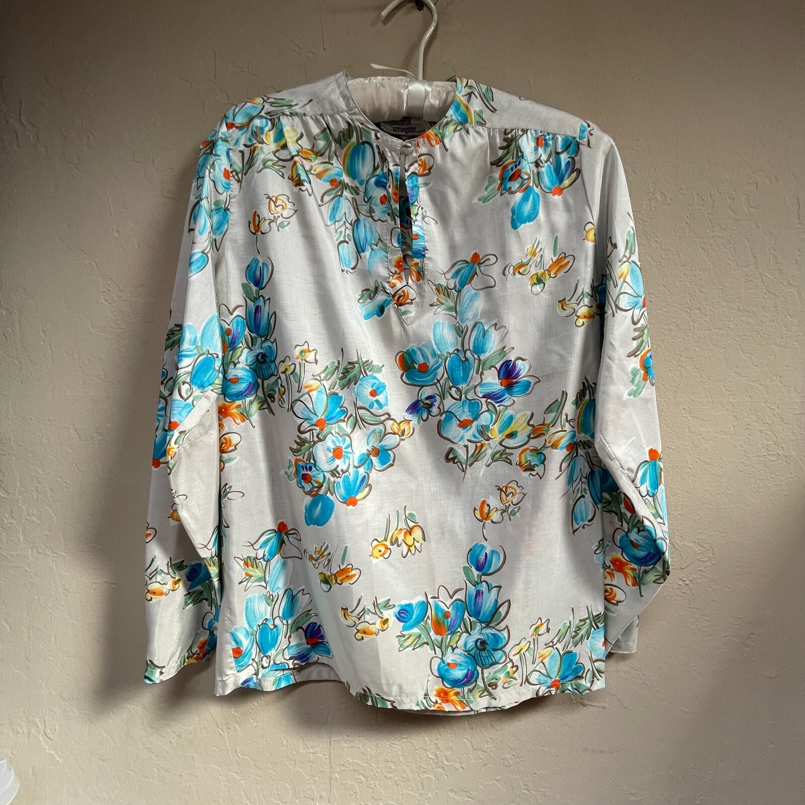 Vintage Adelaar I.Magnin Ivory Blue Floral Print Keyhole Neck Blouse Top Size 6