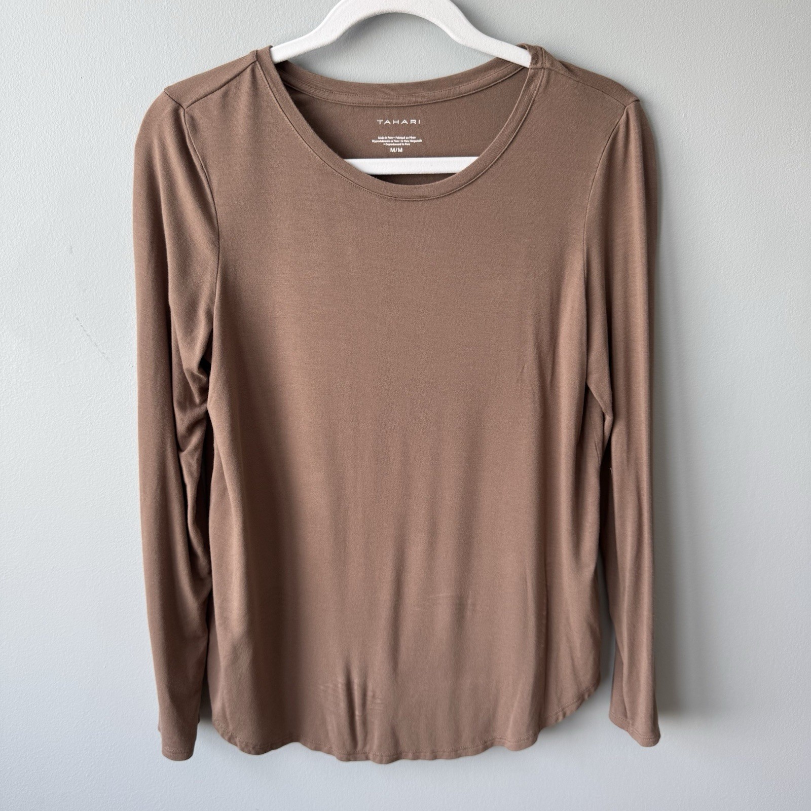 Tahari Women’s Medium Brown Long Sleeve Scoop Neck Shirt Top