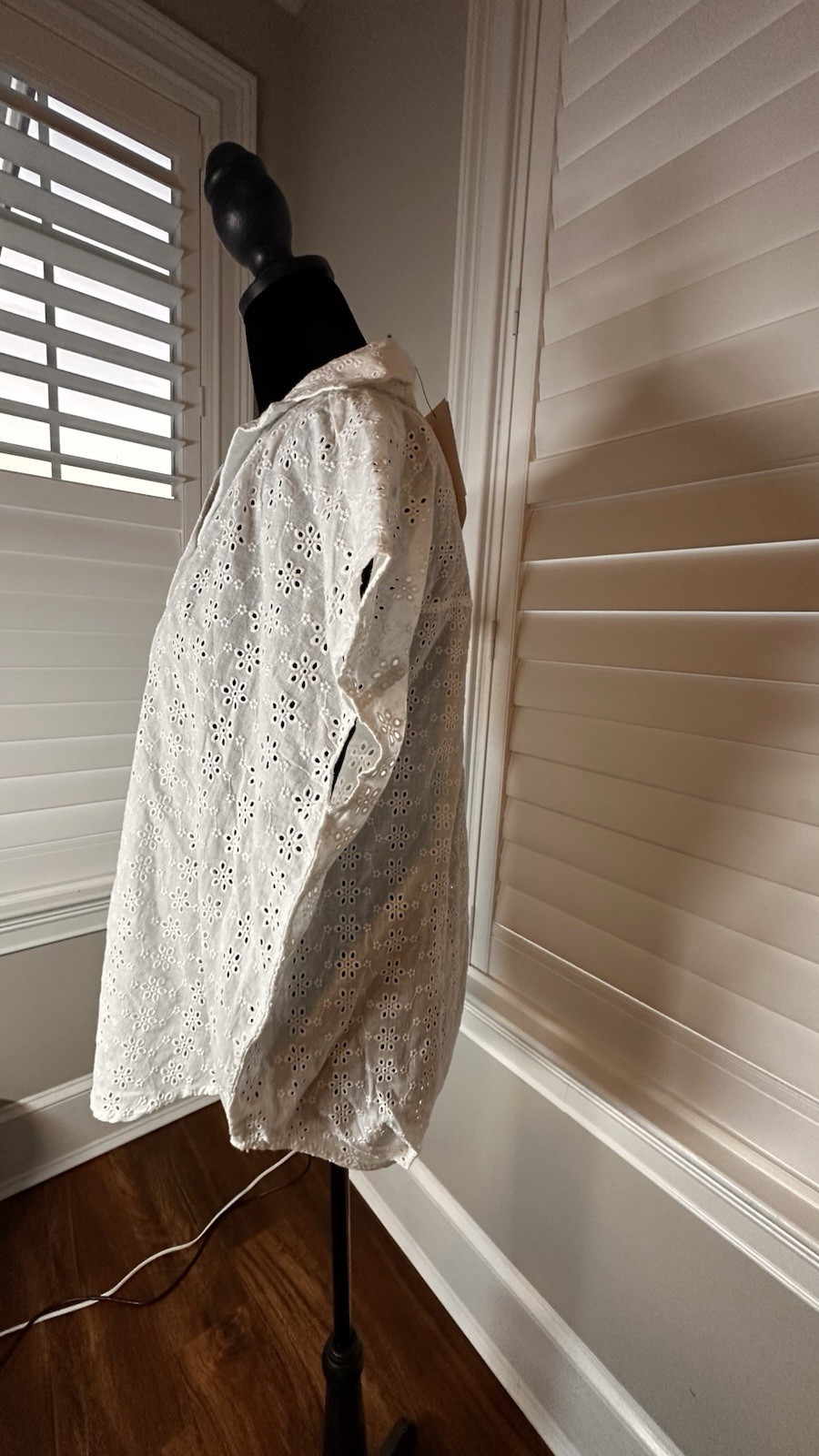 NWT FRENCH CONNECTION SUMMER WHITE BLOUSE SIZE 2 MSRP $83.00