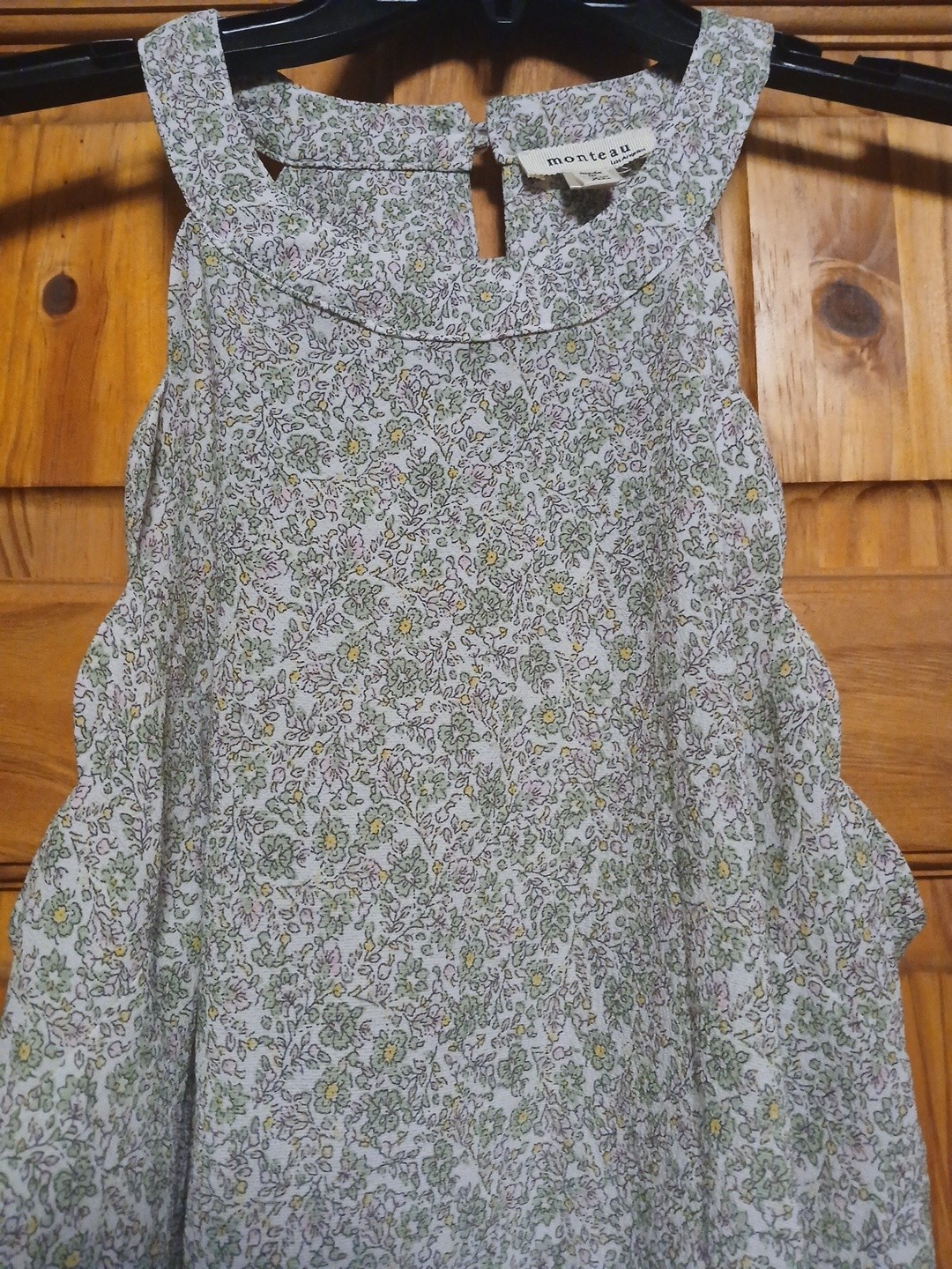 monteau los angeles white floral scalloped sleeveless round neck top xl