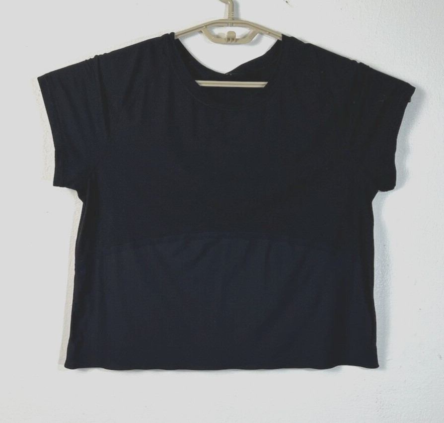 Lululemon Women’s Medium Black Stretch Short Raglan Sleeve Slightly Cropped Tee