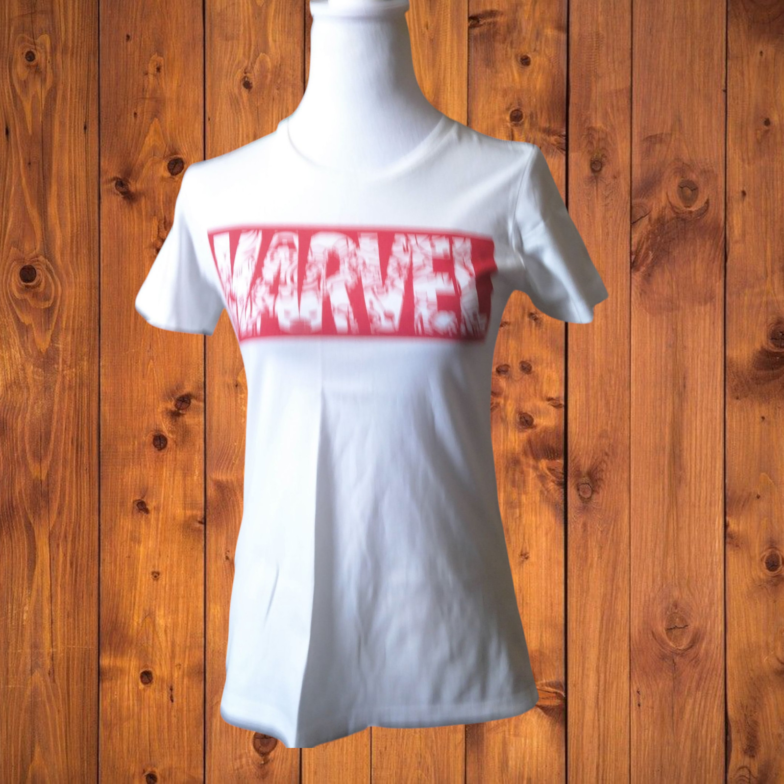 MARVEL COMICS WOMEN’S SMALL WHITE SHORT SLEEVE T-SHIRT PULLOVER SPELLOUT