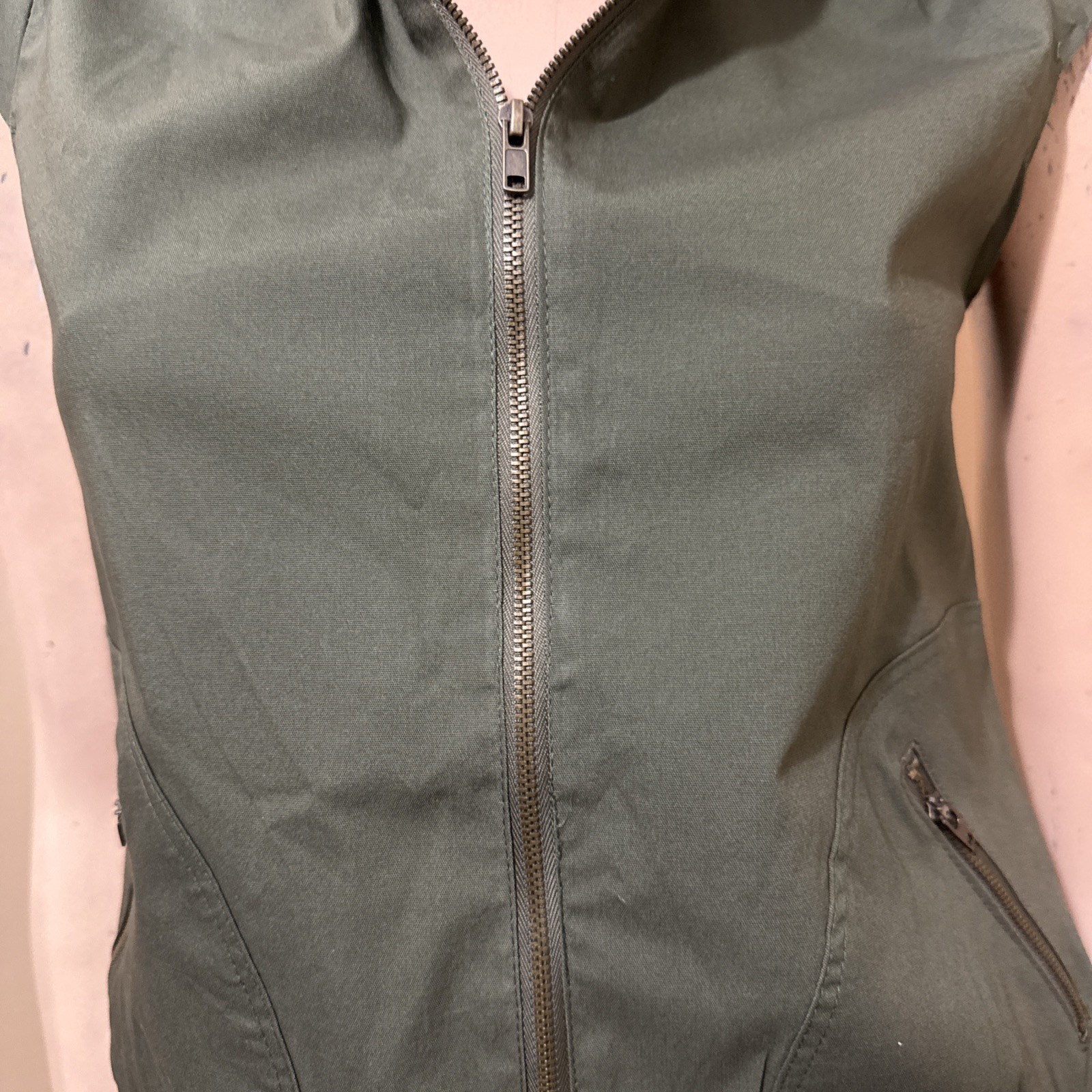 Women’s Forest Green Cotton Casual Stretch Unlined Zipper Size S Blouse Top Vest