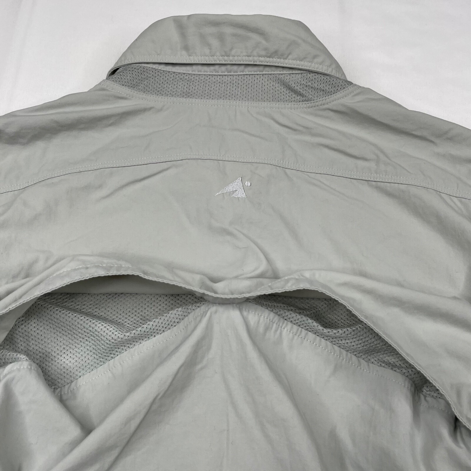 Eastern Mountain Sports Shirt Womens Large Gray Long Sleeve Button Front Vented