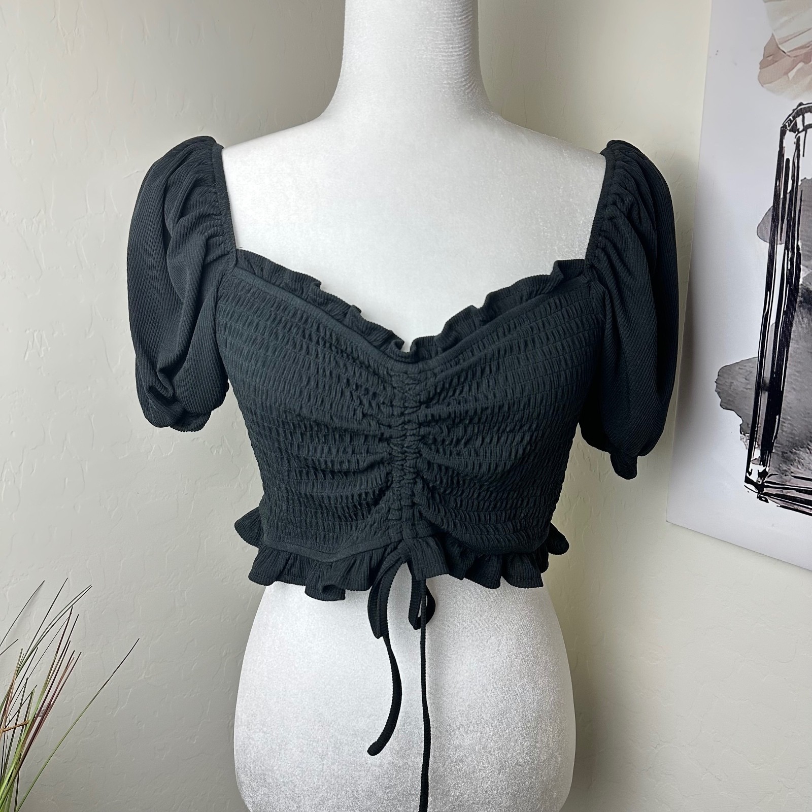 Lill’y Kloset Black Smocked Puff Sleeve Crop Top Sweetheart Drawstring NWT