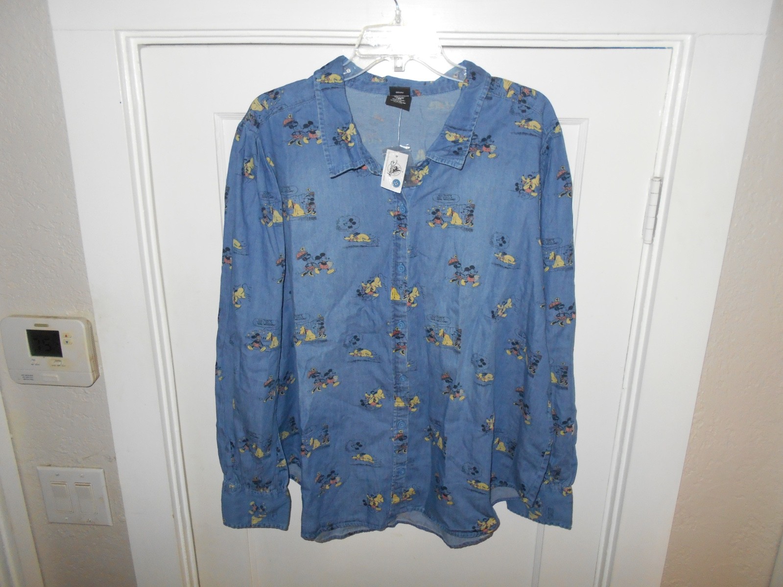 Disney Parks “Her Universe” Mickey & Friends Blue Button Shirt Size 2X
