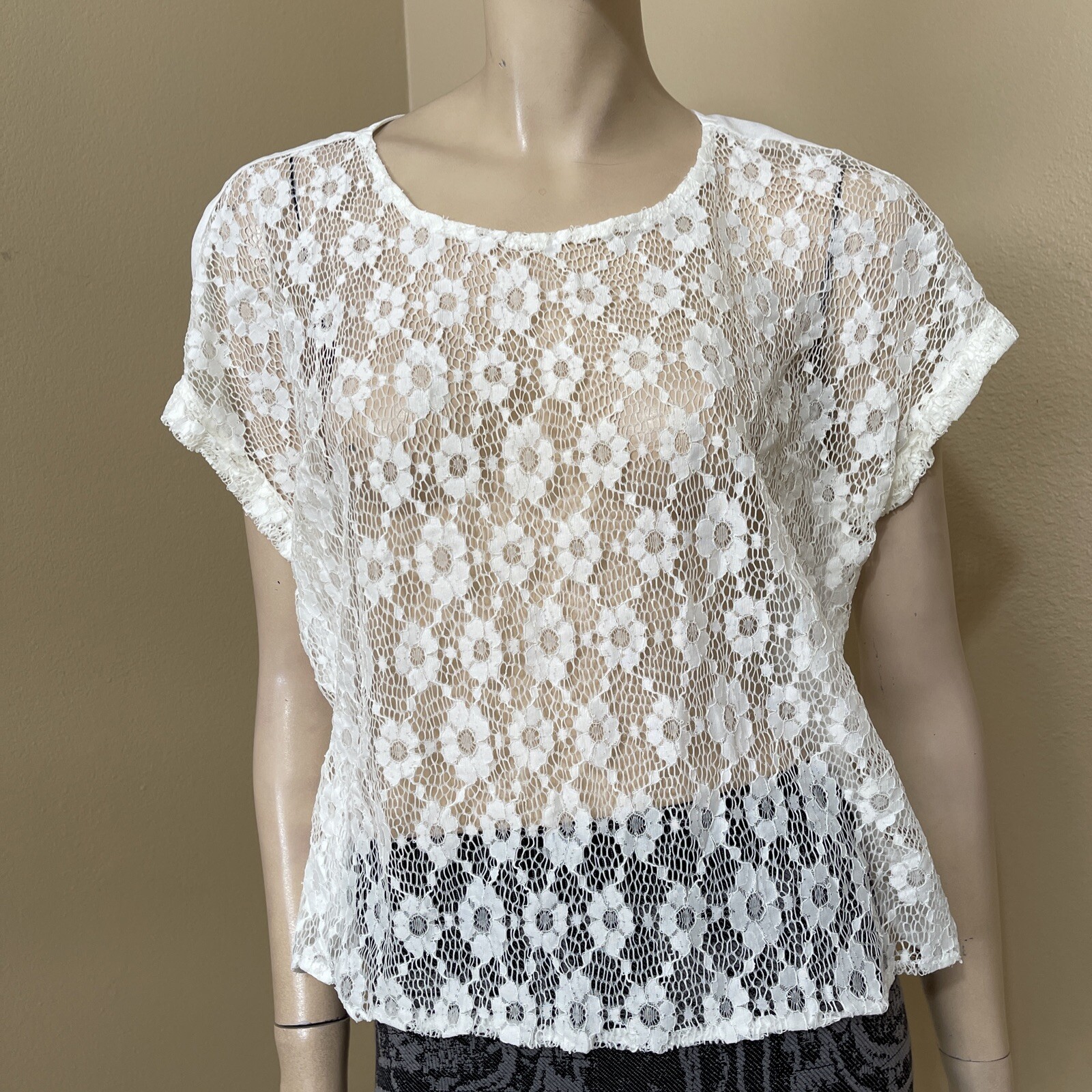Women’s White Polyester Casual Sheer Lace Button Asymmetric Size L Blouse Top