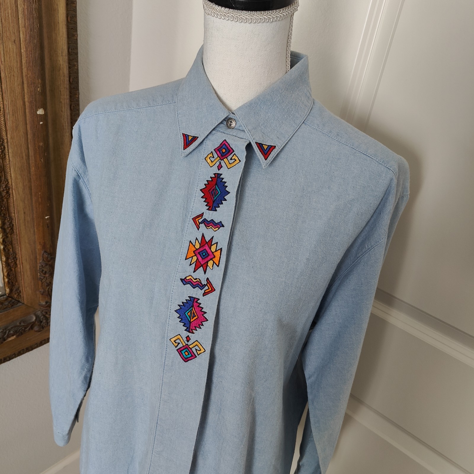 David Brooks Women’s Aztec Southwest Embroidered Denim Shirt Metal ButtonSize 14