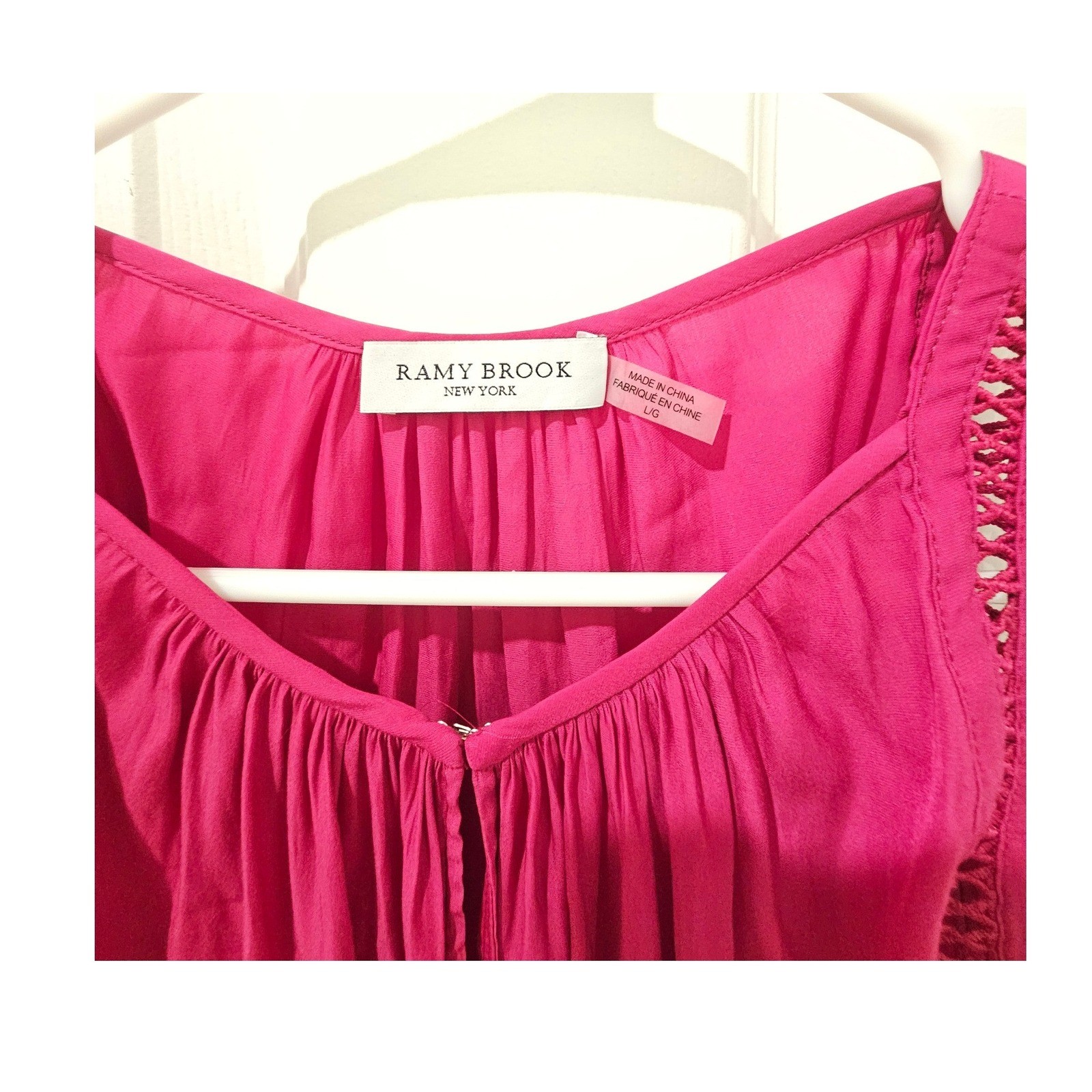 Ramy Brook New York Fuchsia Pink Lace Trim Keyhole Sleeveless Top Blouse Large