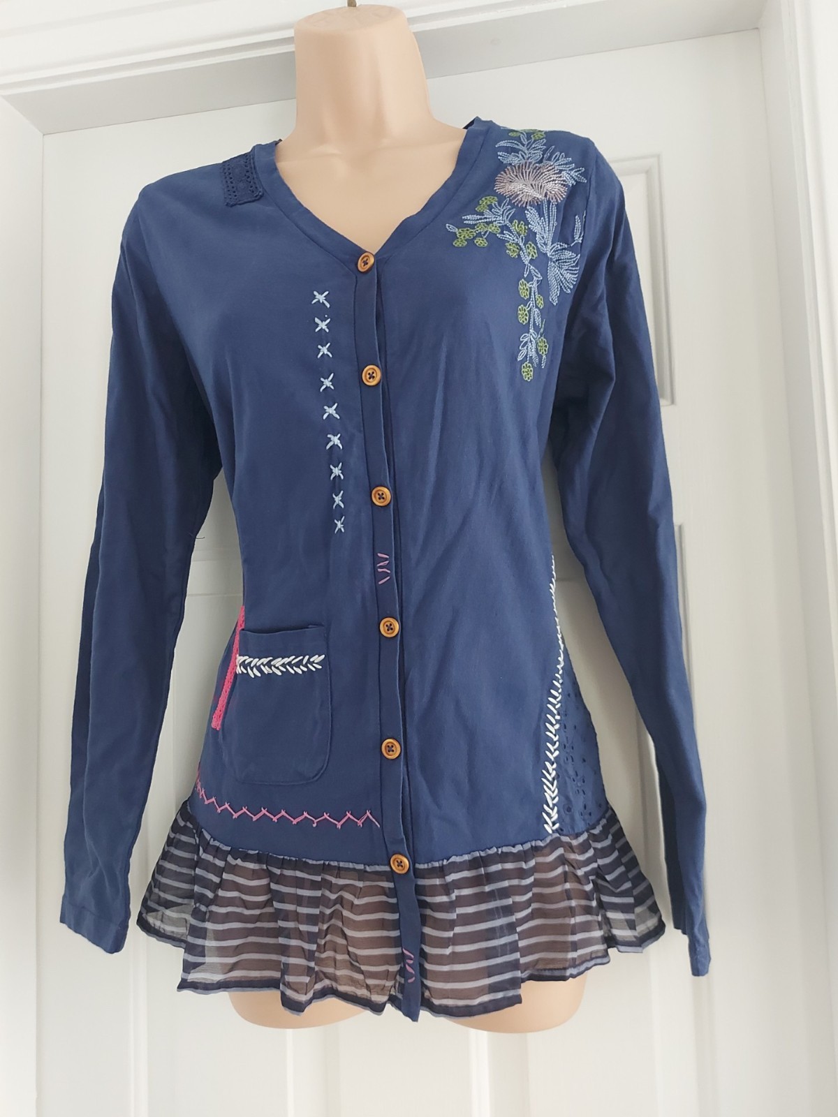 JOE BROWNS EMBROIDERED MULTI DETAILED BUTTON FRONT TUNIC/CARDY Size 14 RRP £45