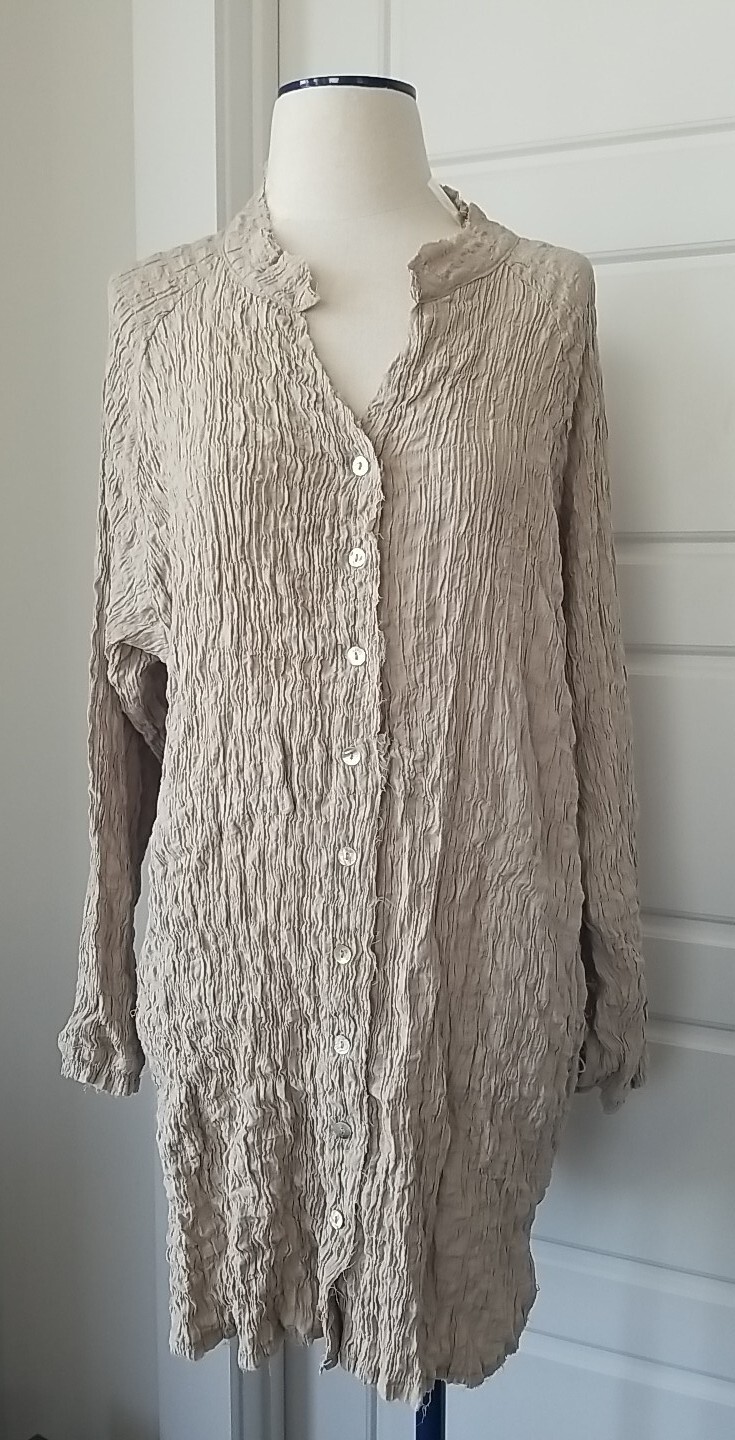 LUCCA Couture Keres Textured Tunic Button Down Top Beige L Large NWOT