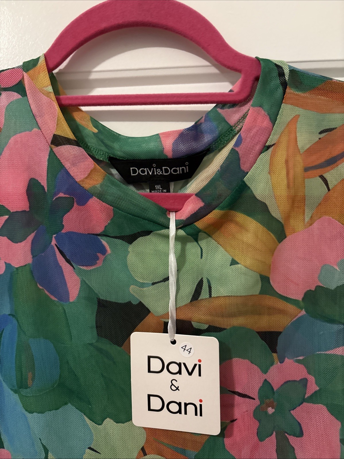 Davi & Dani Brand Sheer Fitted Top – 1X – Item 3044