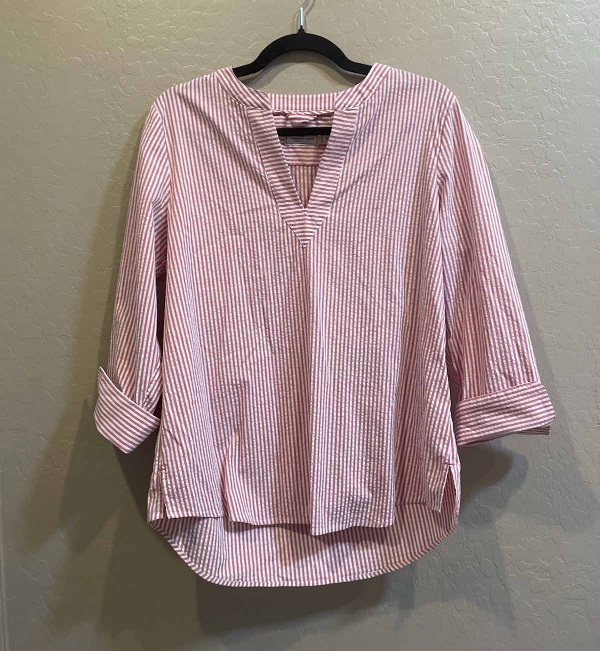 Vineyard Vines Women’s Pink/White Striped V-Neck 3/4 Roll Tab Blouse M