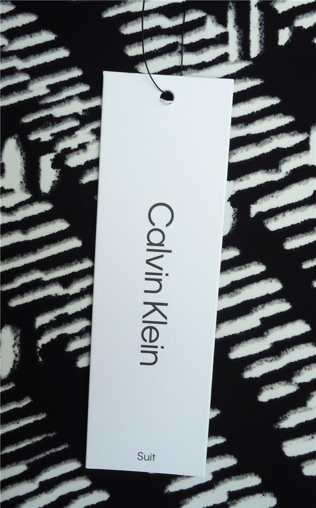 CALVIN KLEIN BLACK WHITE GEOMETRIC PRINT V-NECK SHORT SLEEVE TOP SIZE L NWT $59