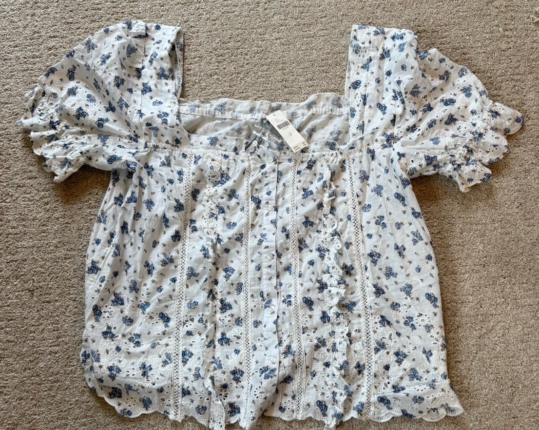 Anthropologie Women’s Floral Ruffle Top Blue & White Floral NWT Size Medium