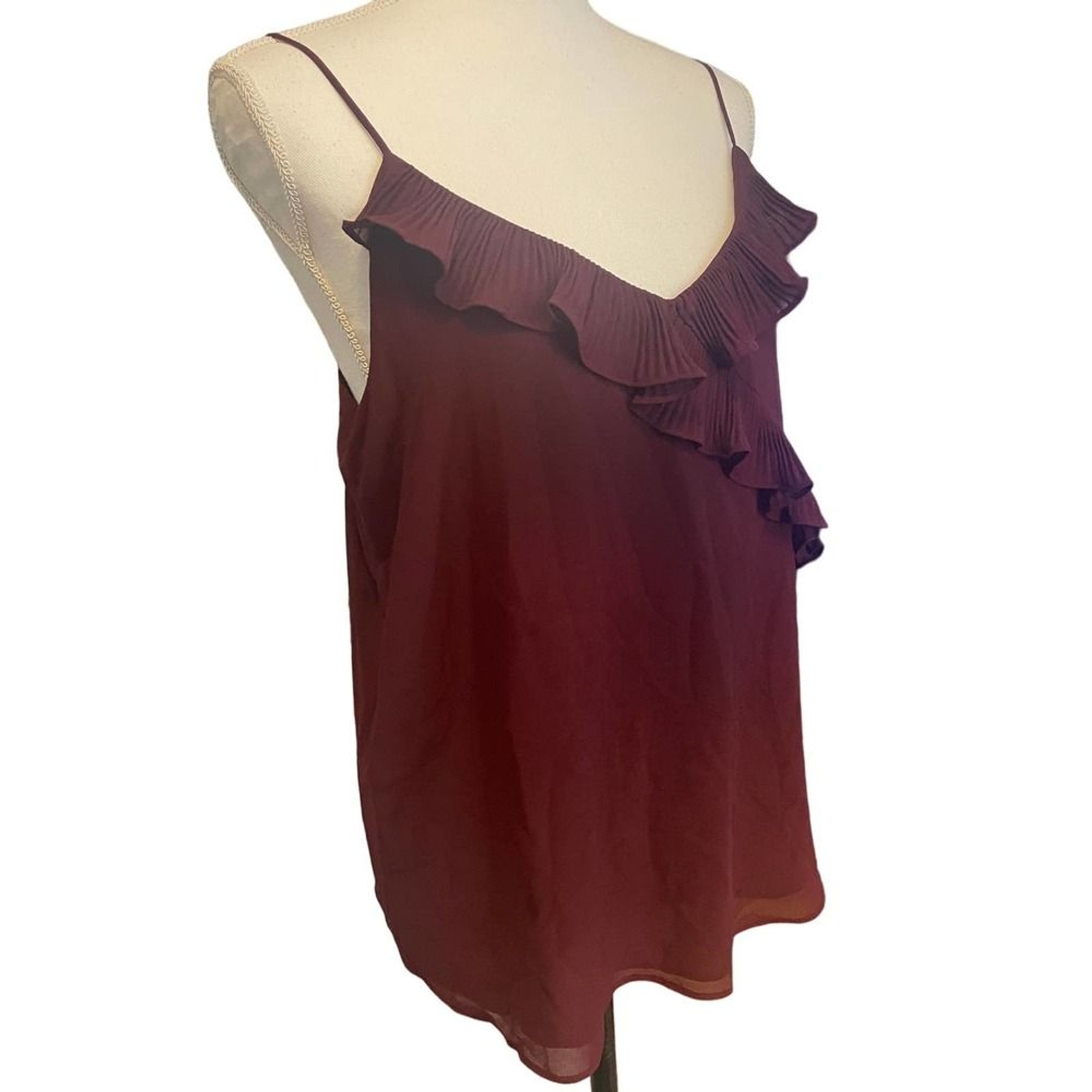 Fab’rik maroon pleated ruffled cami, NWT size Medium
