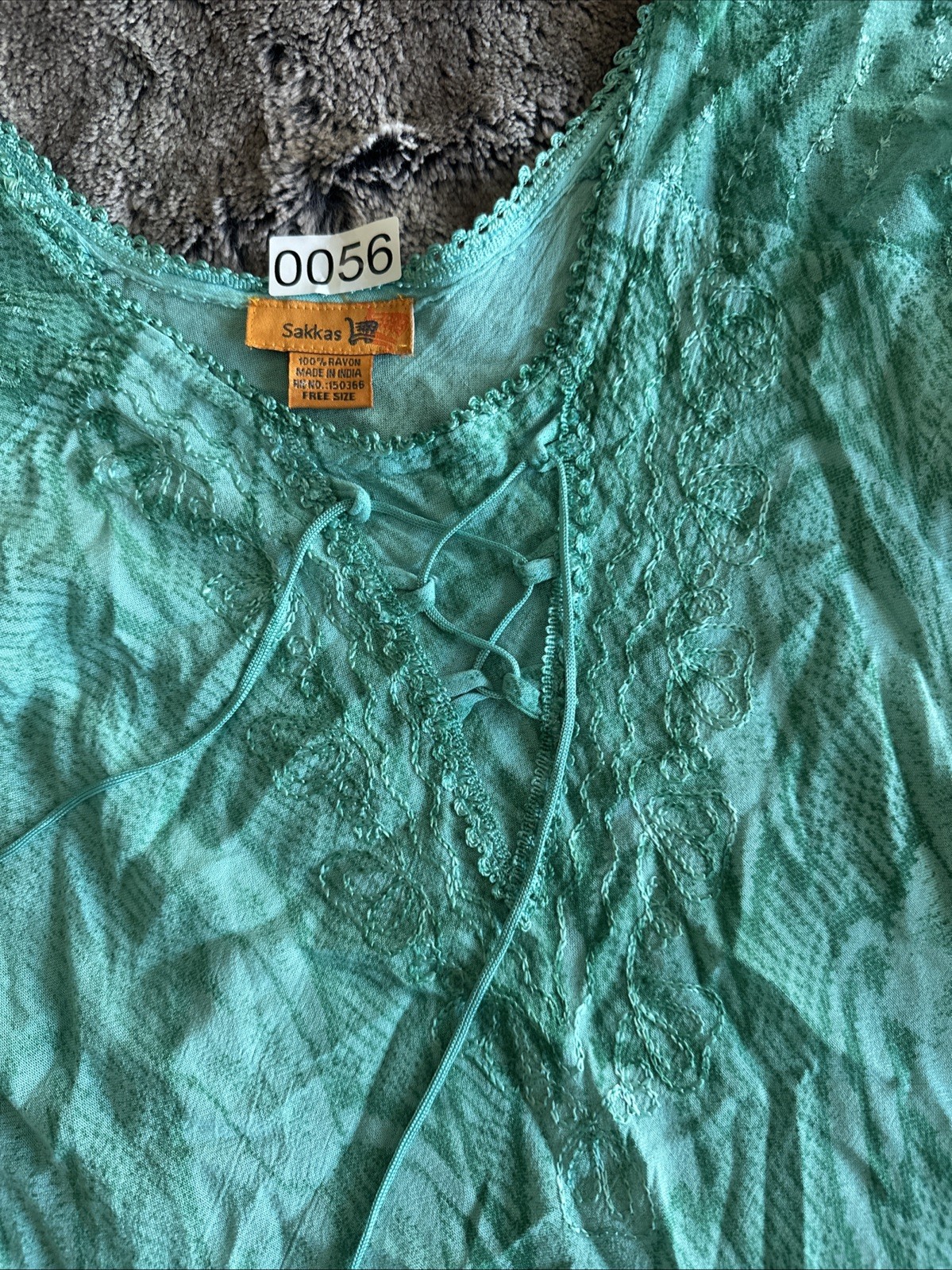 Sakkas 150366 – Embroidered Cap Sleeve Relaxed Fit Top Green Tye Dye Floral OS